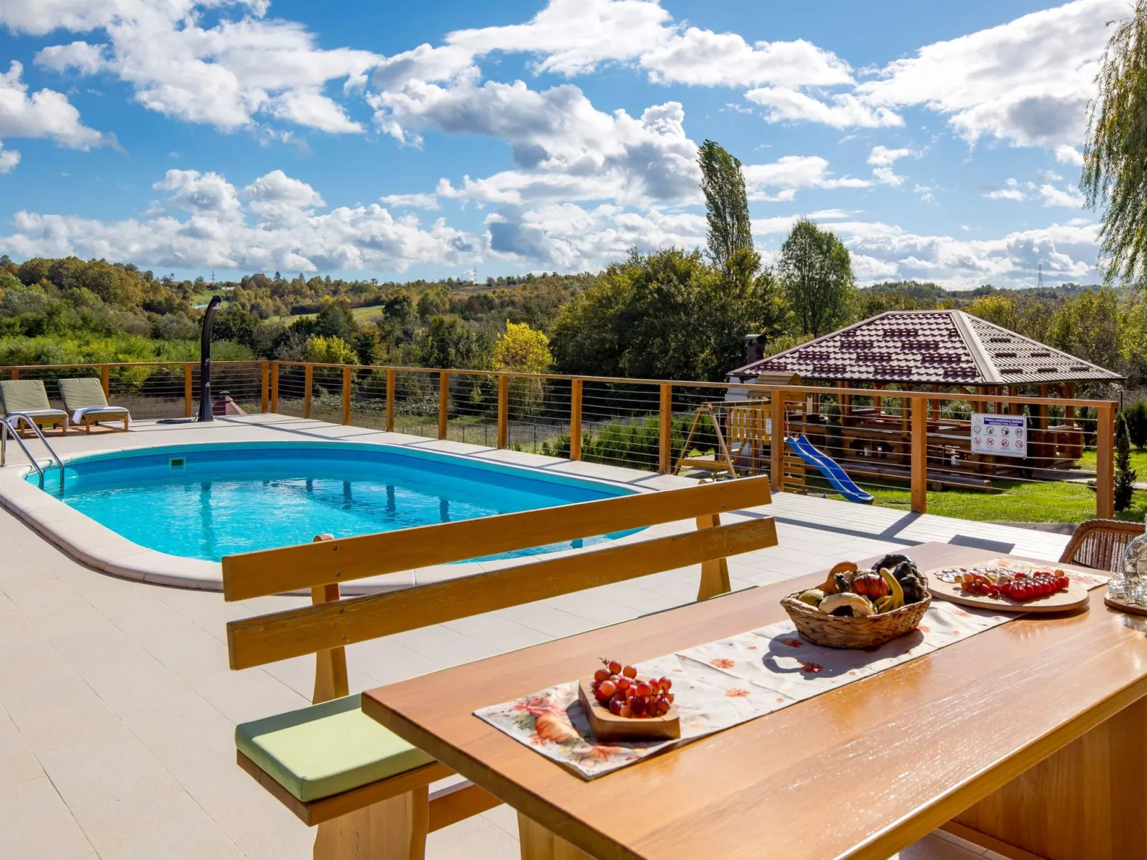 House Drvena kuća Babylonica