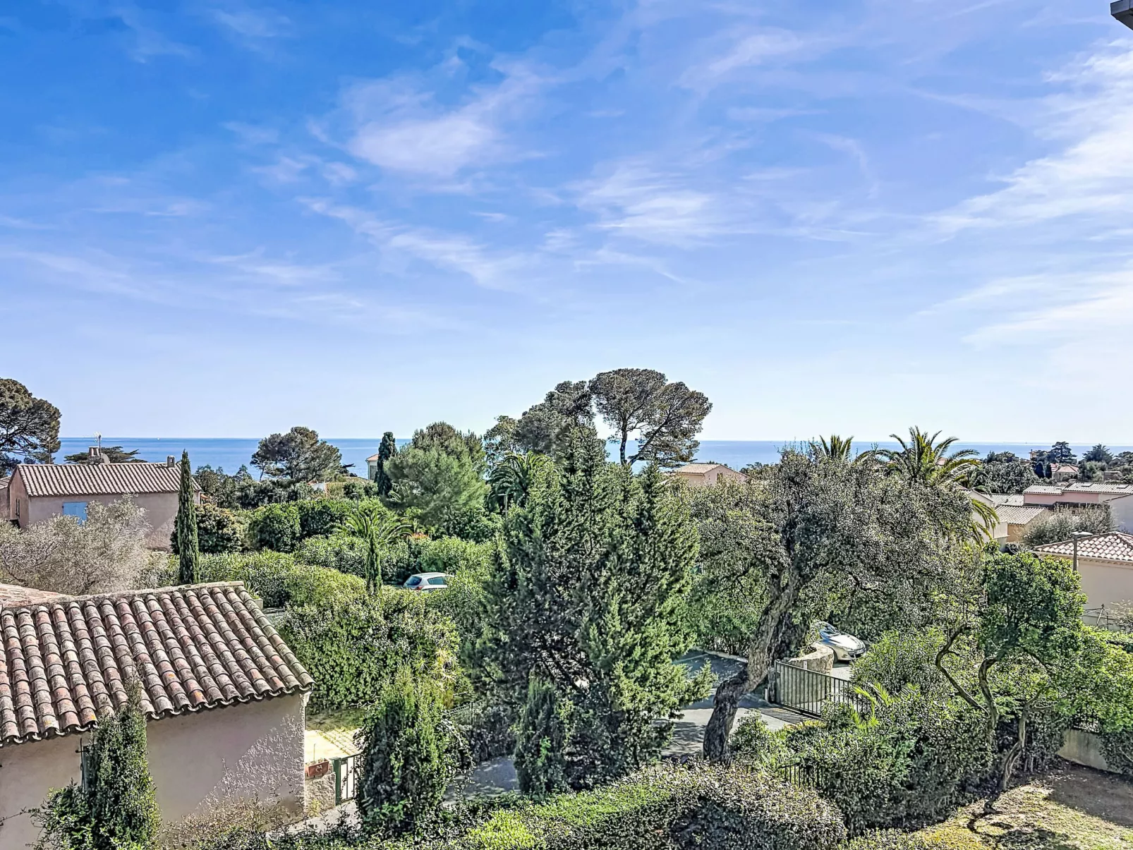 Les Calanques du Parc - Outside