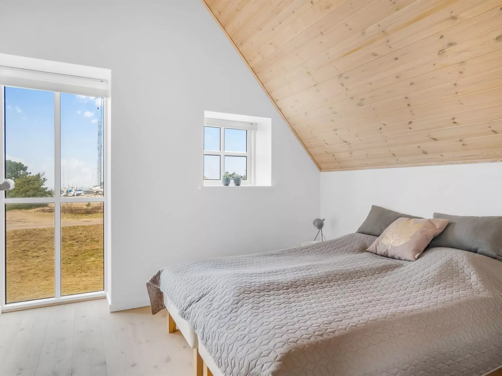 "Etly" - 246m from the sea