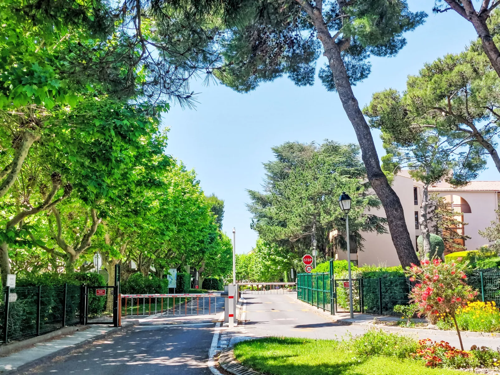 Le Luberon Loisirs - Dehors