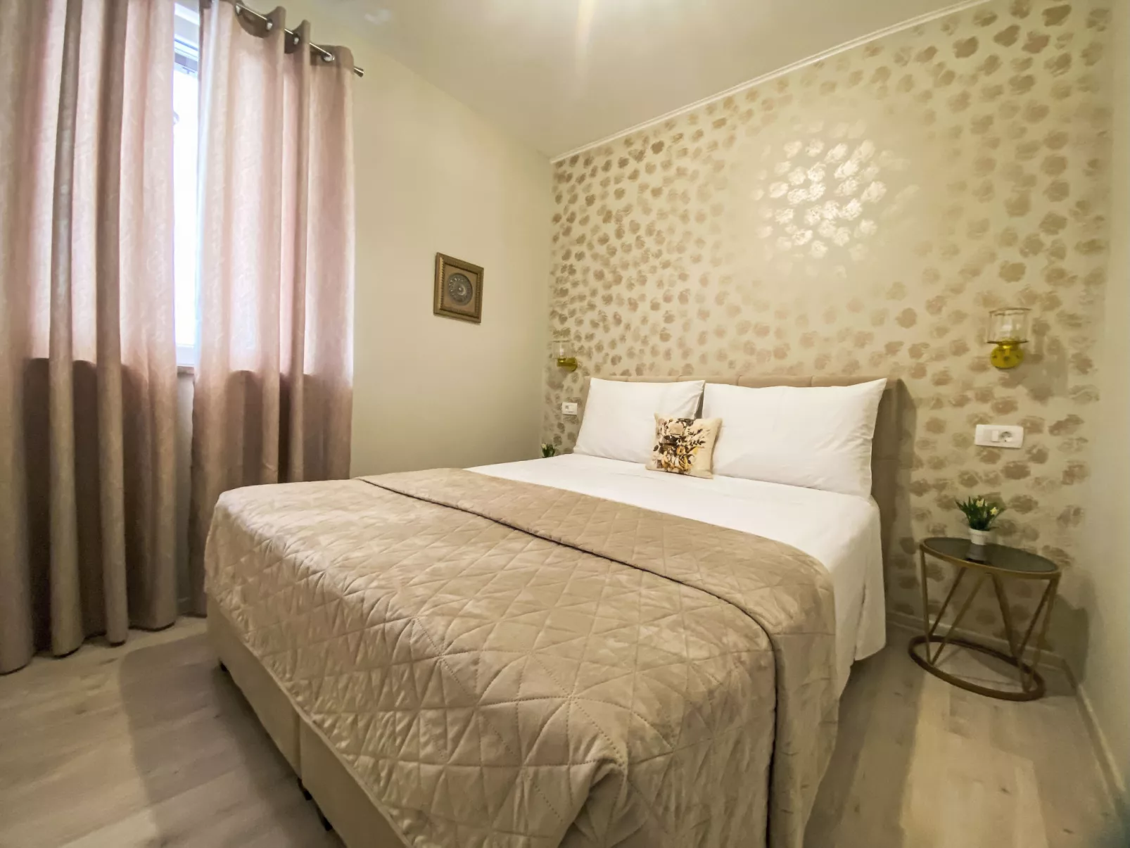 Partial sea & city view - Dedans