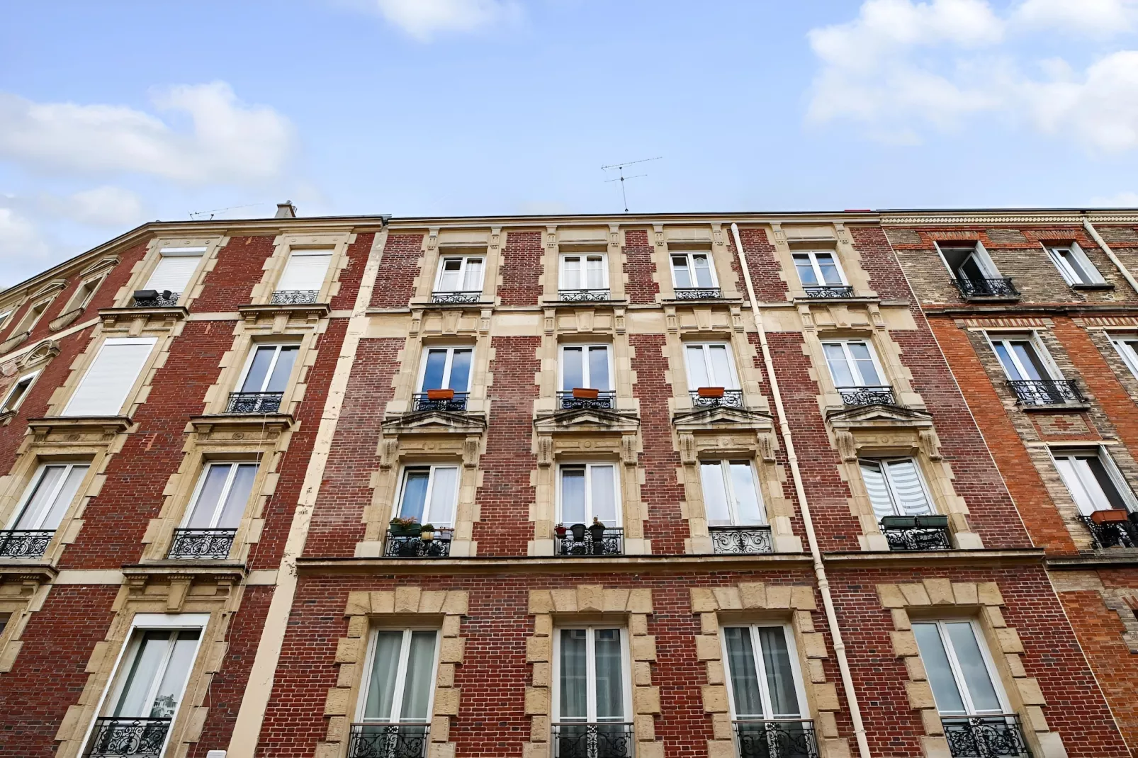 Lovely apartment near Paris - Exterior in summer