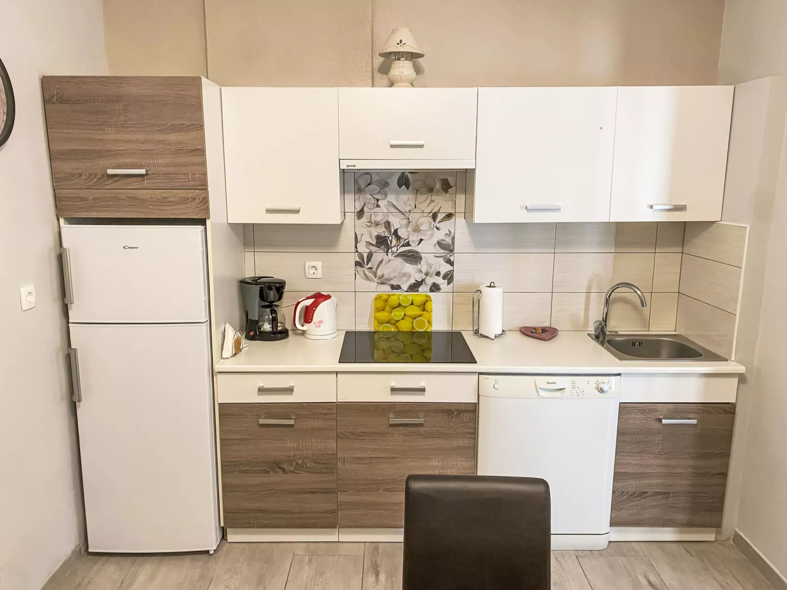 Partial sea & city view - Dedans