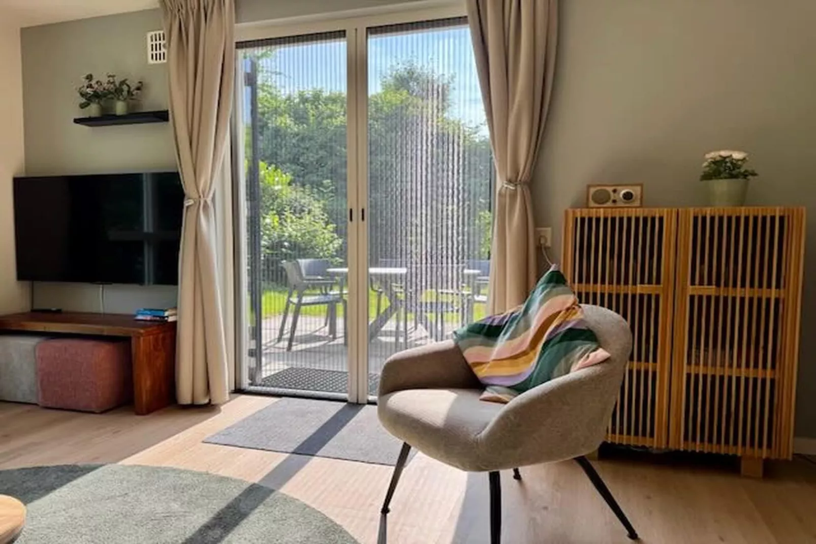 6 - Persons Forest VIP Bungalow (copy) - Salon