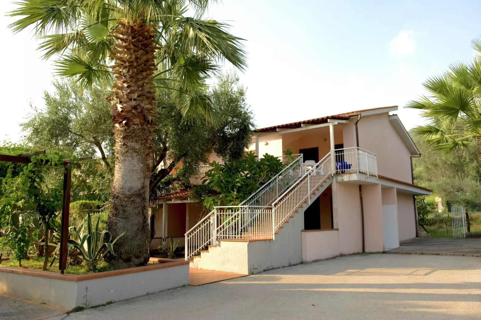 Casa Blu - Exterior in summer