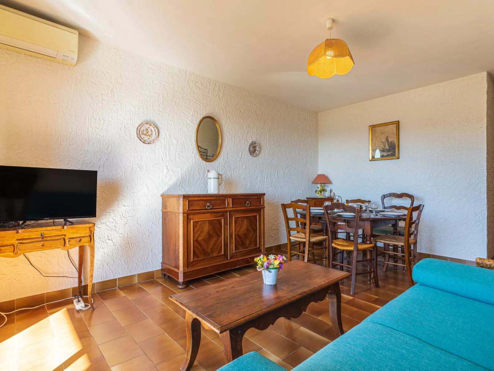 Des Moulins - Inside