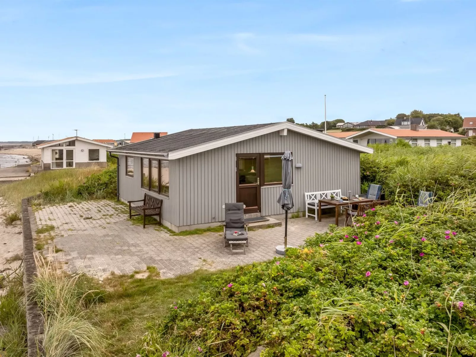 "Signhild" - 5m to the fjord - Outside