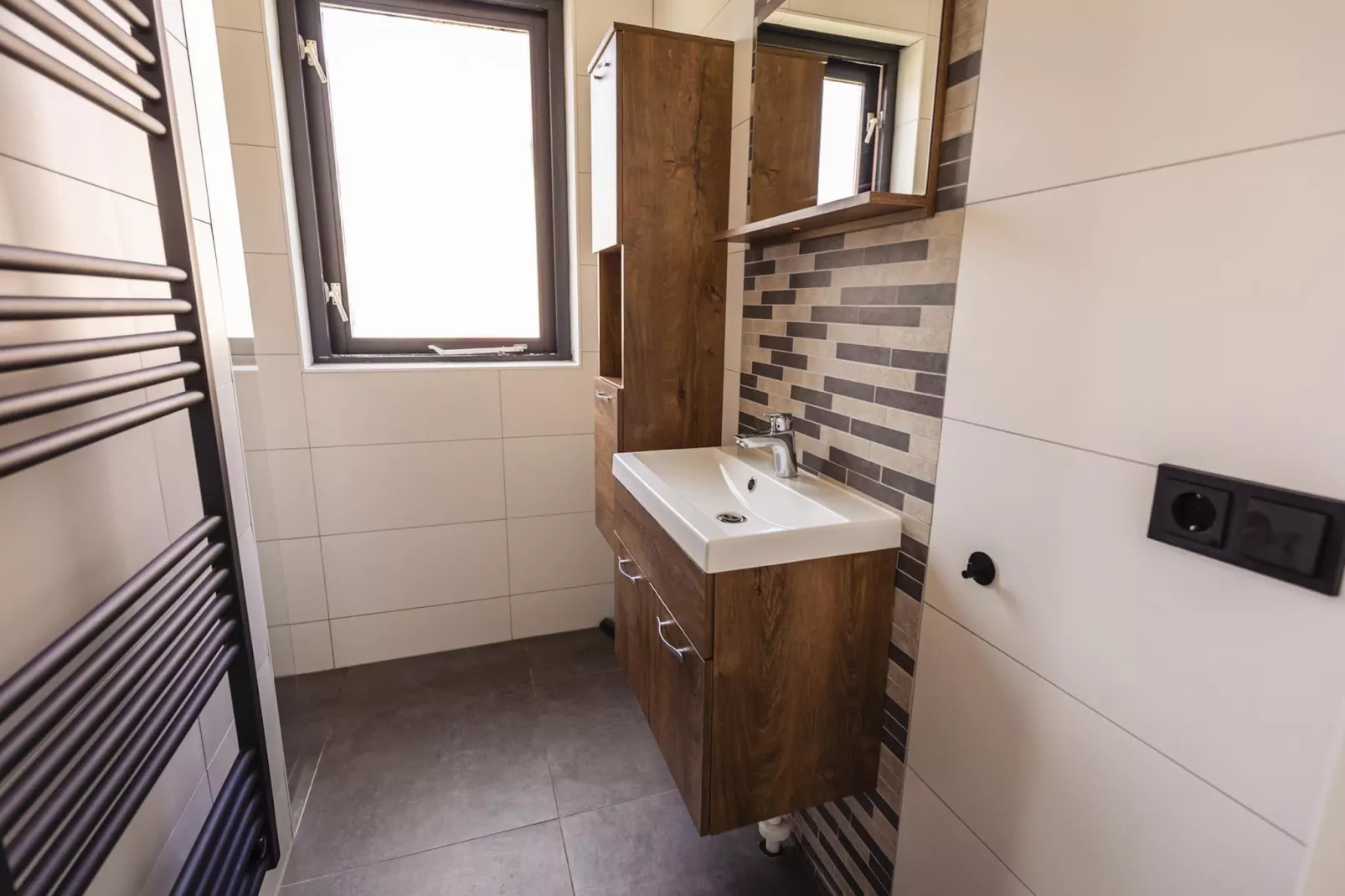 Vakantiepark 't Broeckhuys 7 - Badezimmer