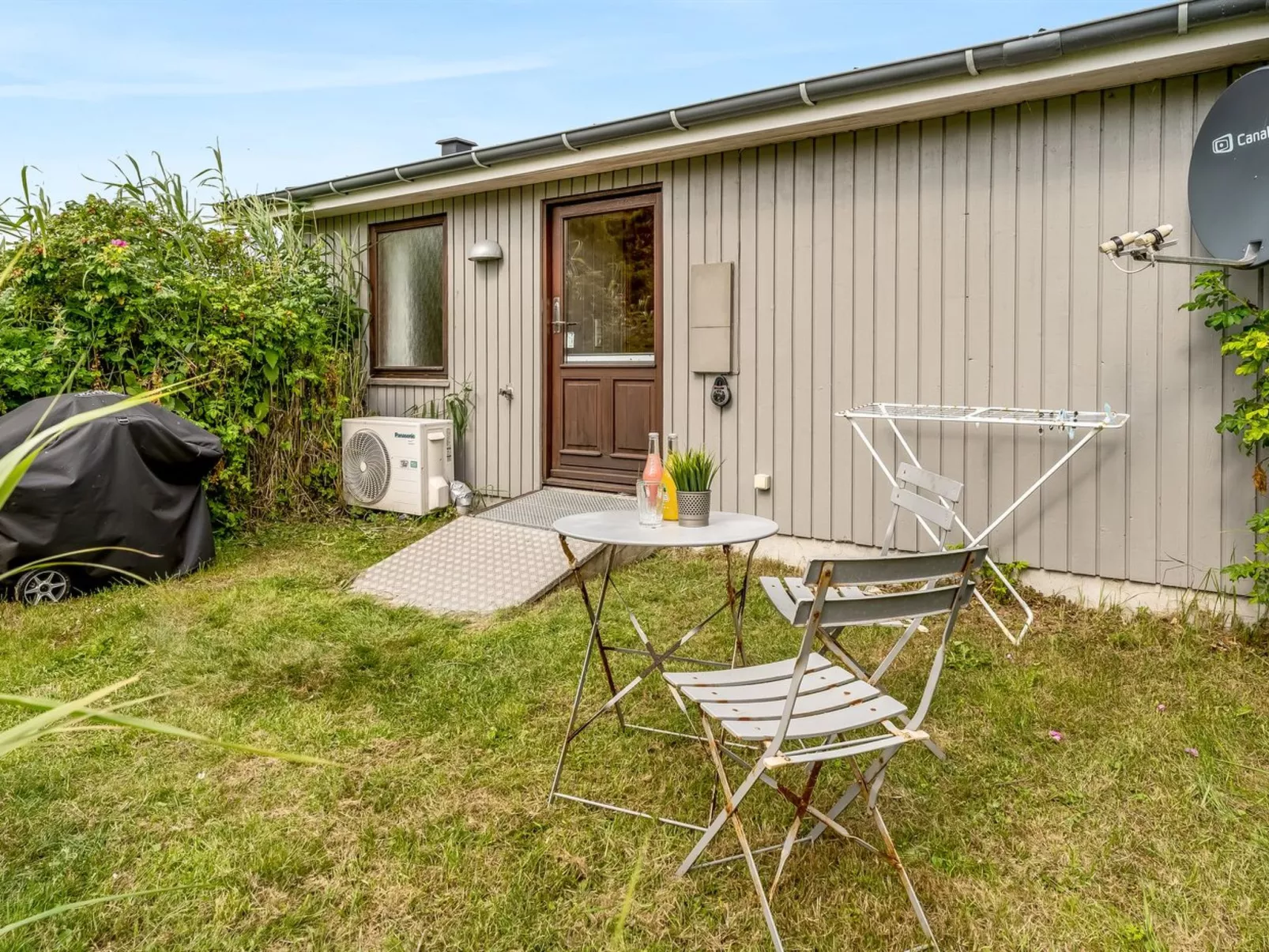 "Signhild" - 5m to the fjord - Outside