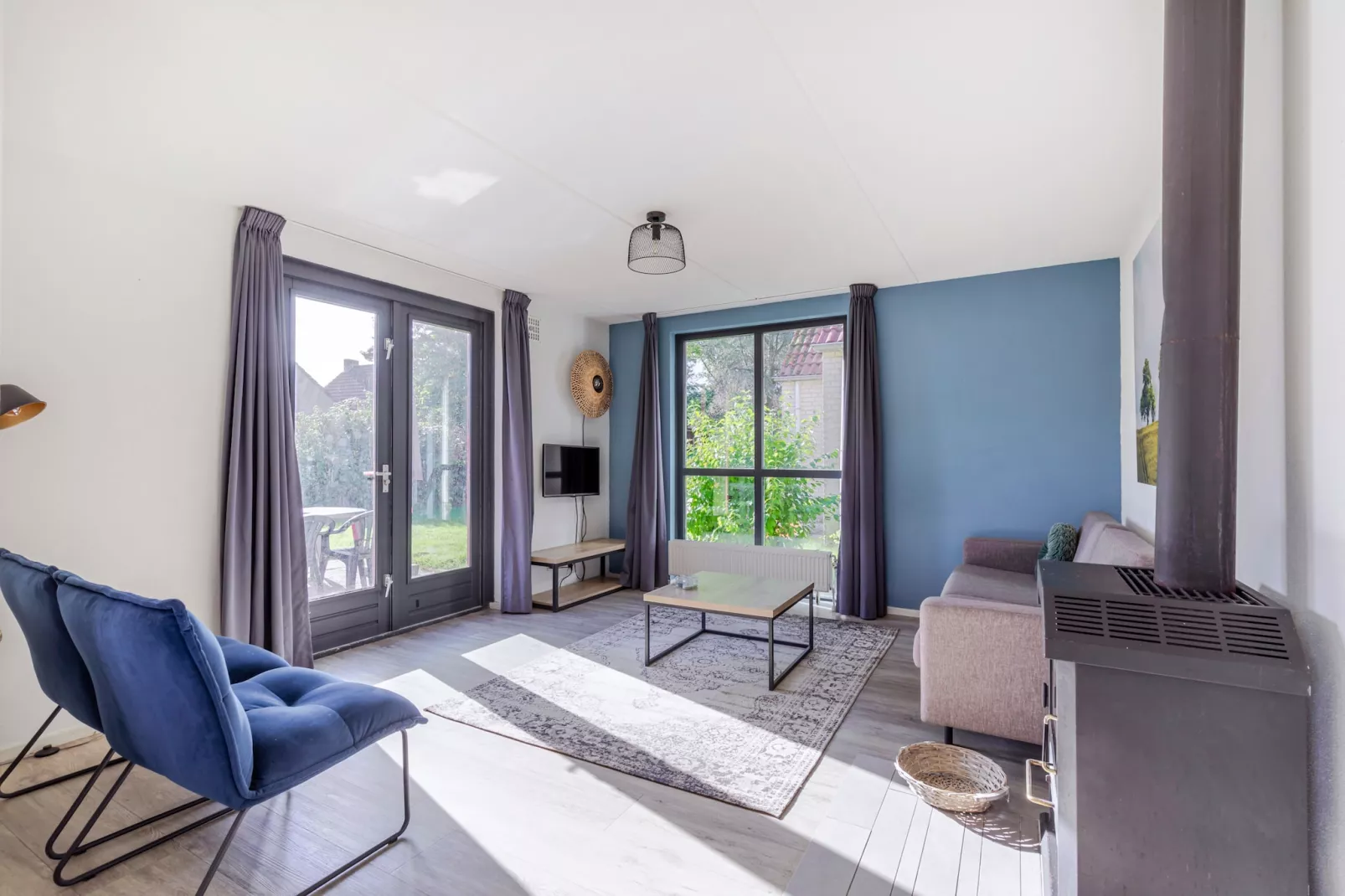 7 - Persoons Forest 217 Sauna Bungalow (copy) (copy) (copy) - Living room