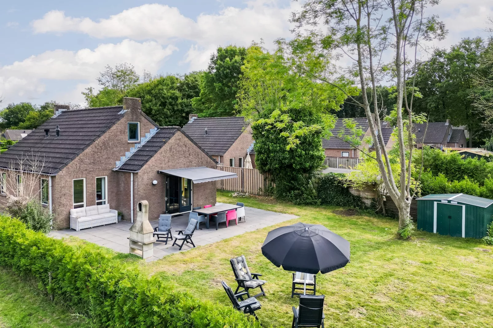 7 - Persoons Forest 217 Sauna Bungalow (copy) (copy) (copy) - Exterior in summer