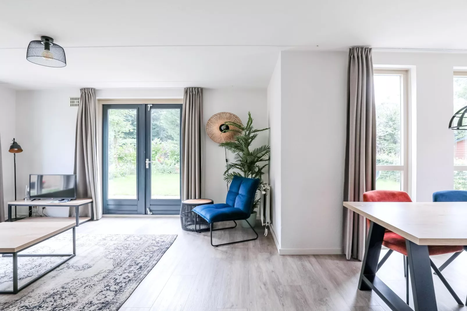 7 - Persoons Forest 217 Sauna Bungalow (copy) (copy) (copy) (copy) - Living room