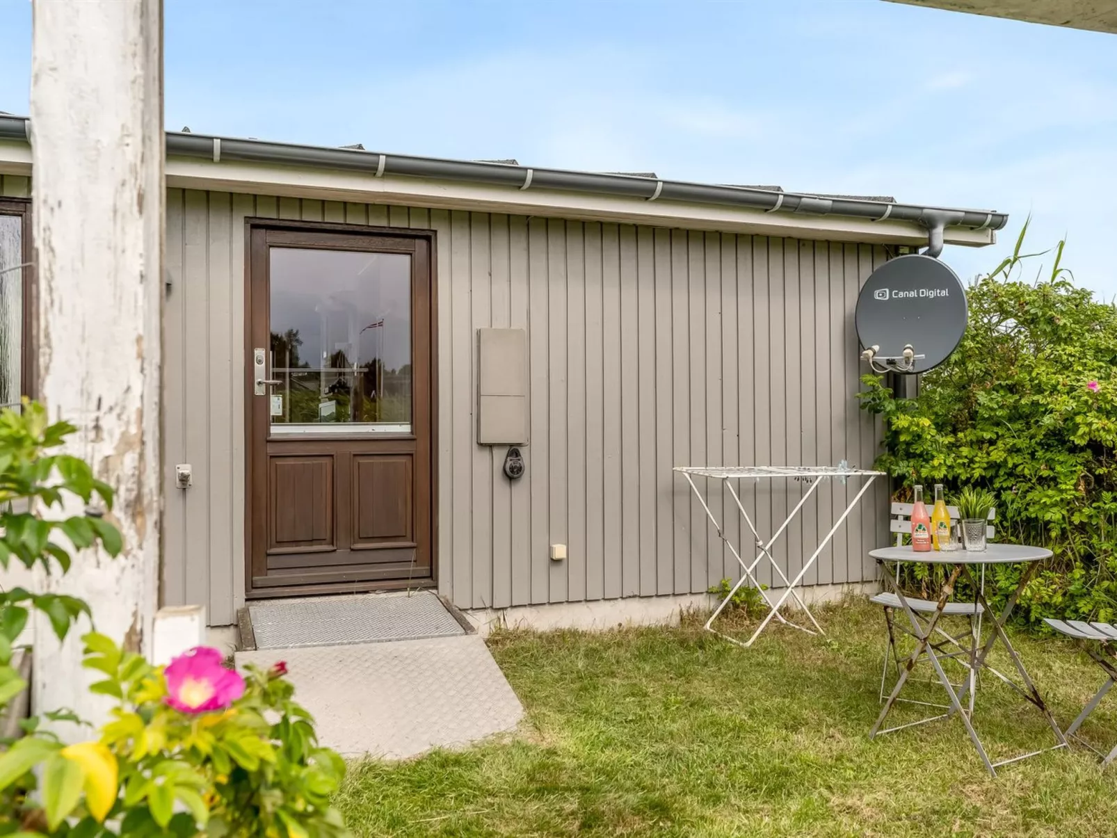 "Signhild" - 5m to the fjord - Outside