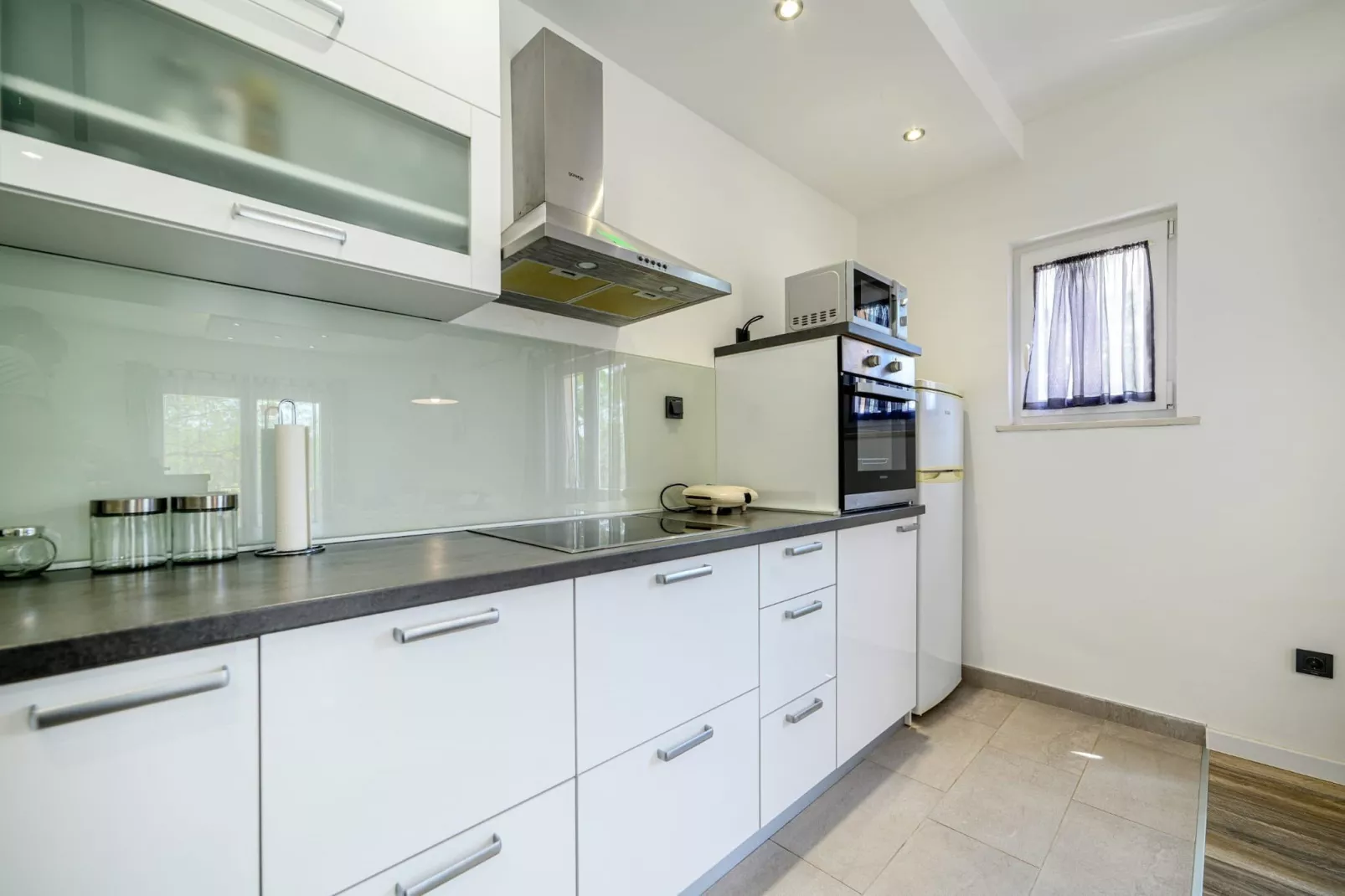 Holiday Home Rokoko - Two Bedroom Holiday Home with Swimming Pool - Cuisine