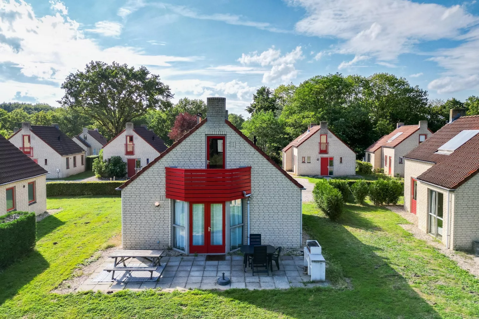 6 - Persons De Zingende Wilg (copy) (copy) - Außenbereich Sommer