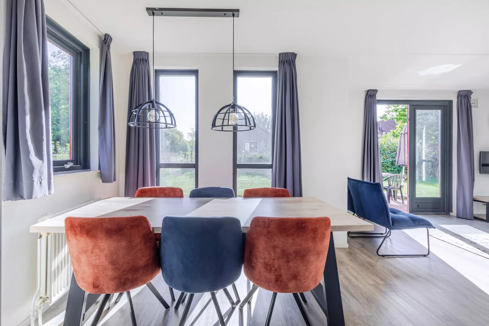 7 - Persoons Forest 217 Sauna Bungalow (copy) (copy) (copy) - Dining room