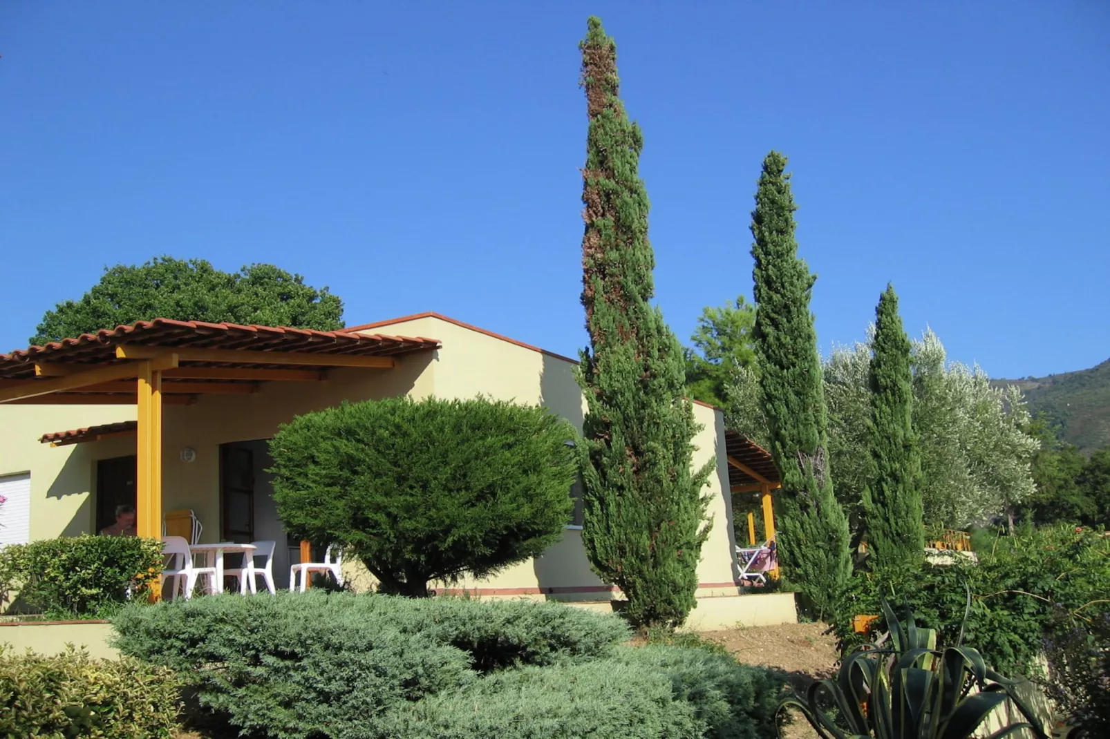 Casa Gialla - Exterior in summer