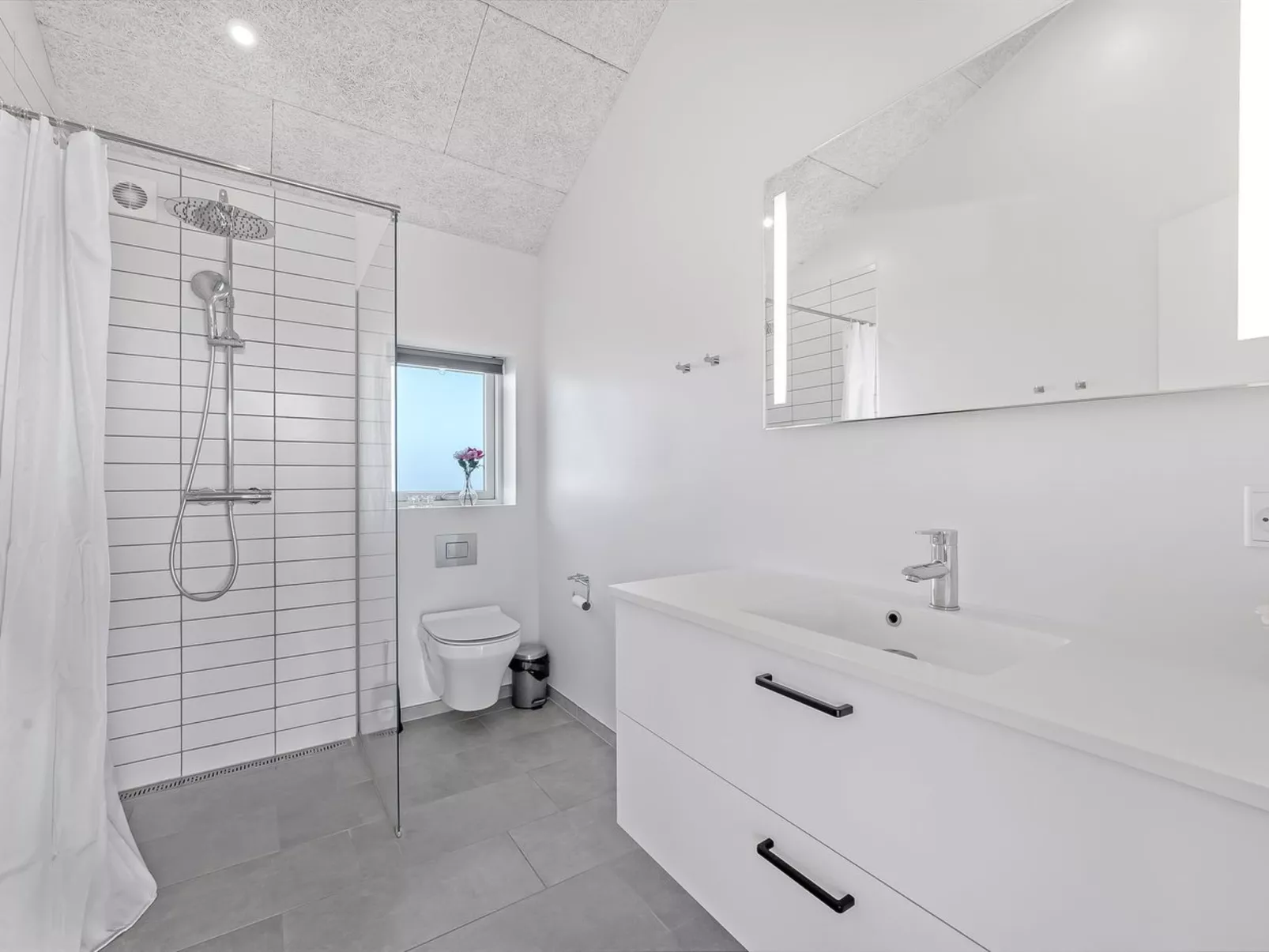 "Niesina" -  from the sea - Drinnen