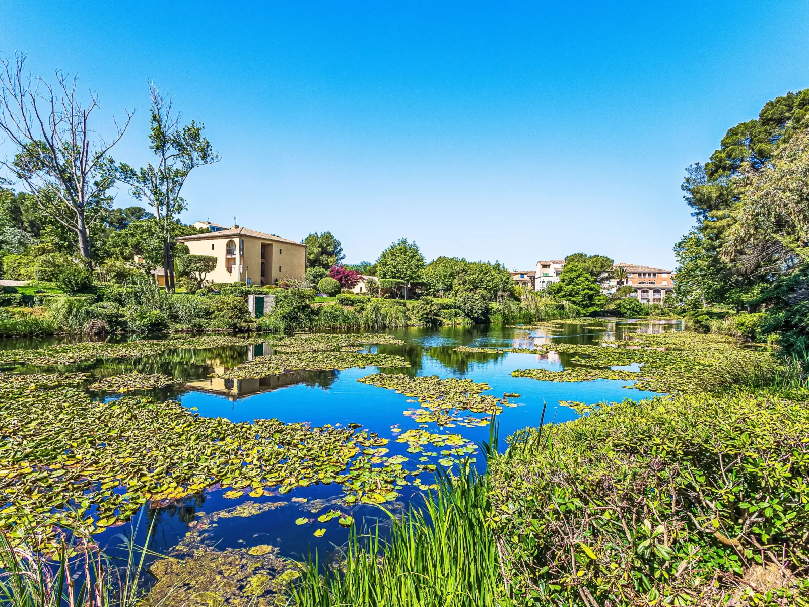 Le Luberon Loisirs - Dehors