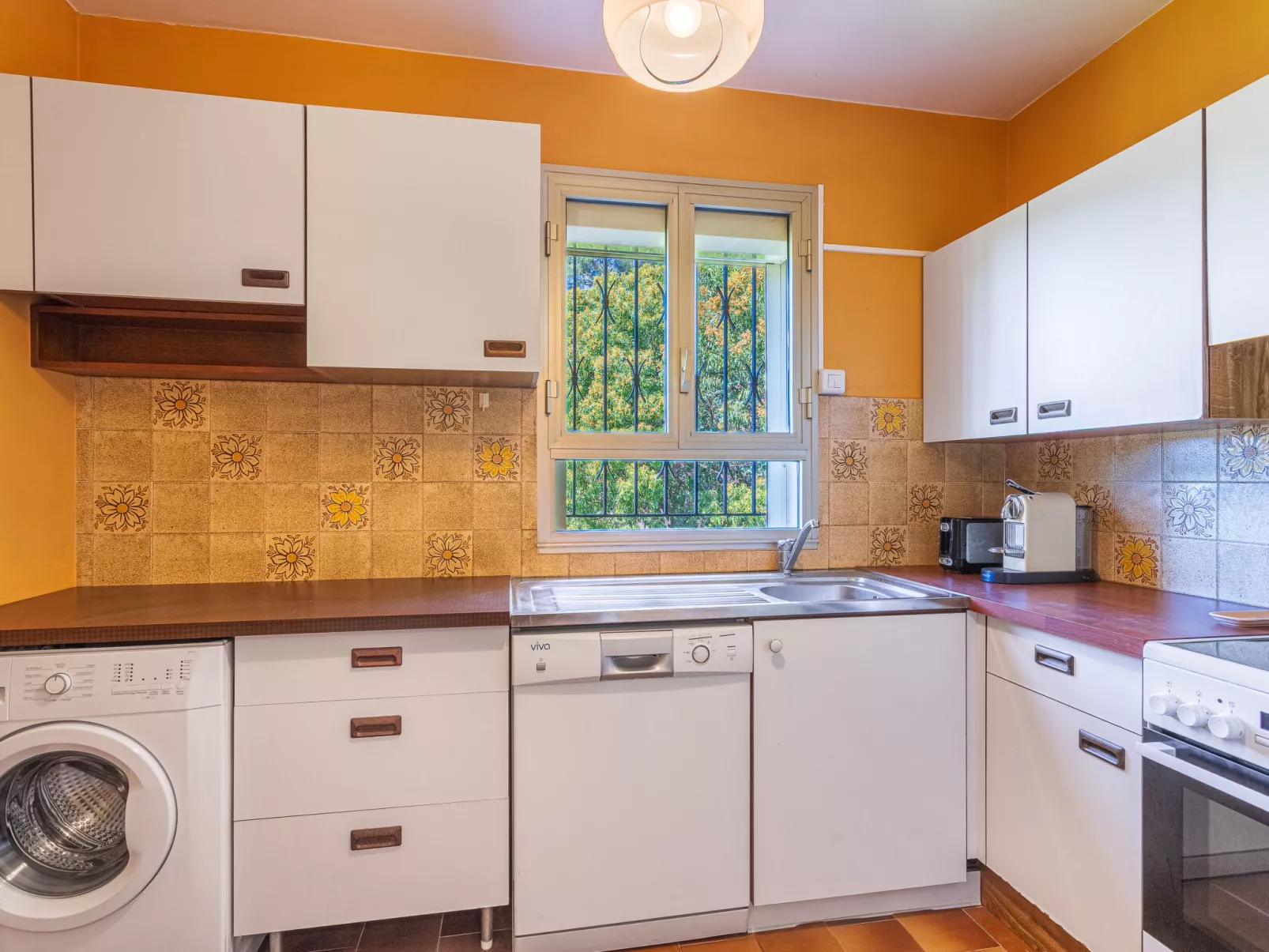 Des Moulins - Inside