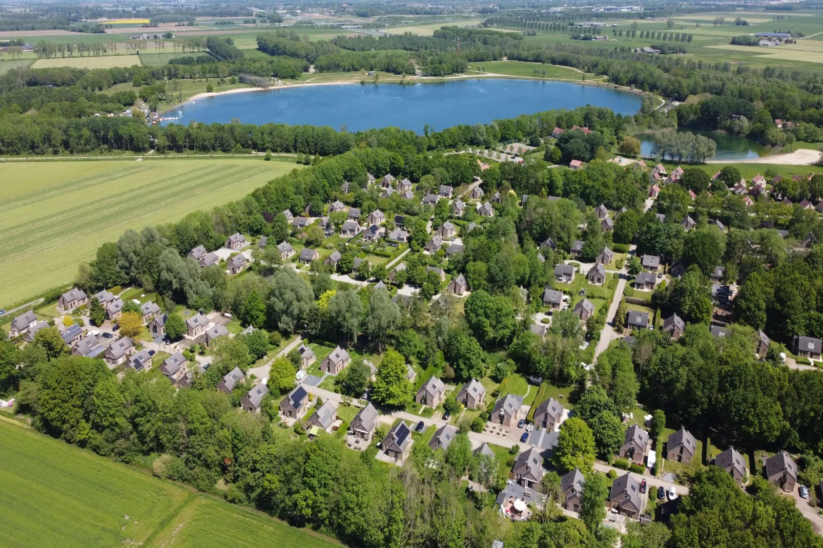 Vakantiepark 't Broeckhuys 1 - Außenbereich Sommer