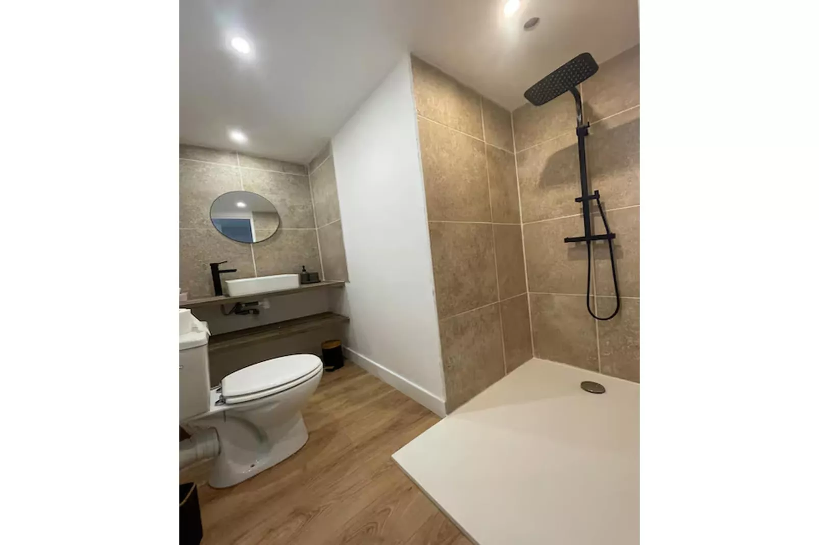 L'amann  Chambre d'hôte et Jacuzzi - Badezimmer