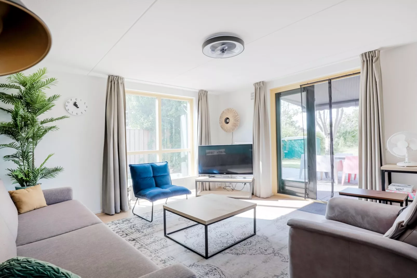 7 - Persoons Forest 217 Sauna Bungalow (copy) (copy) (copy) - Living room