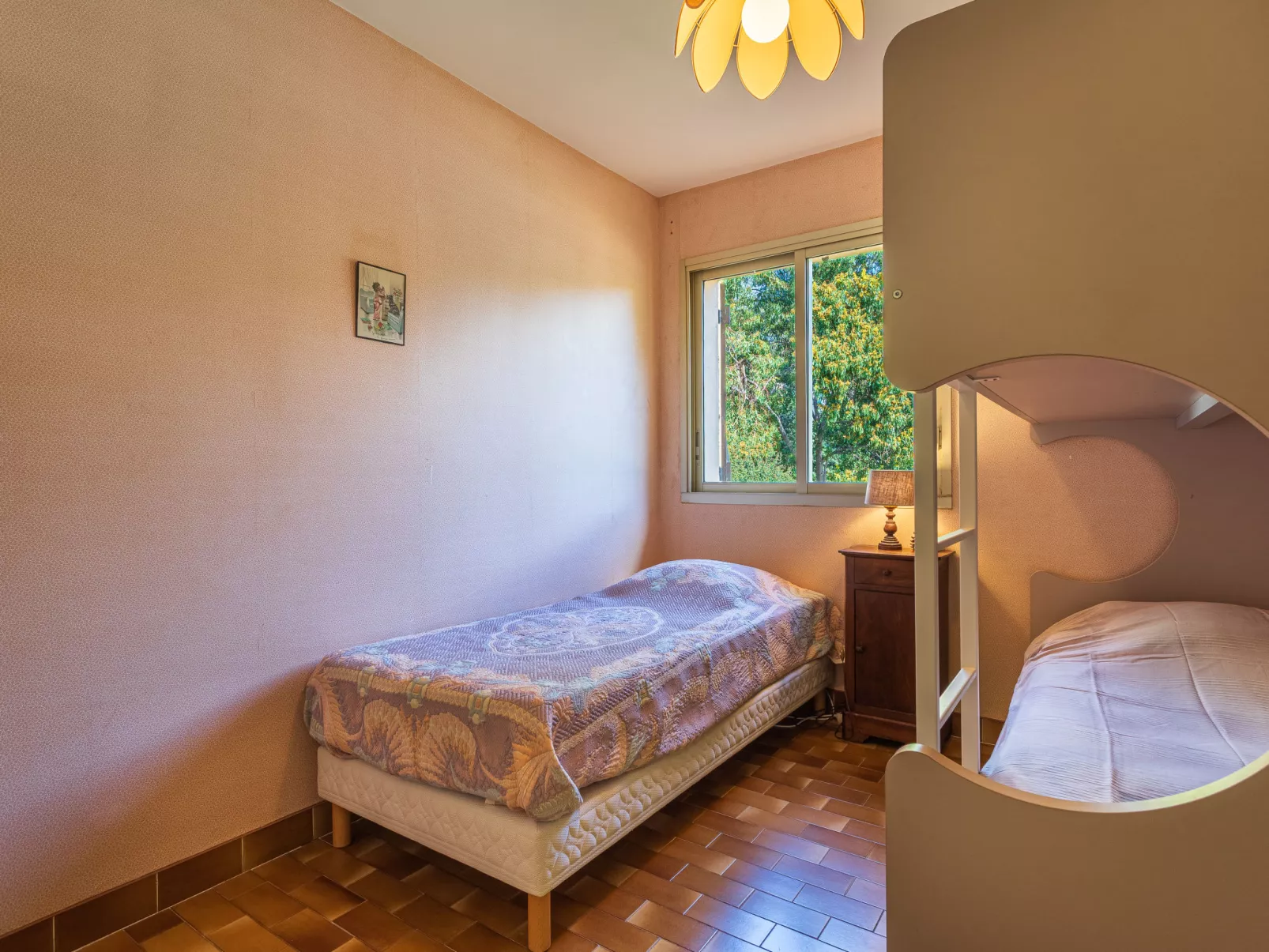 Des Moulins - Inside