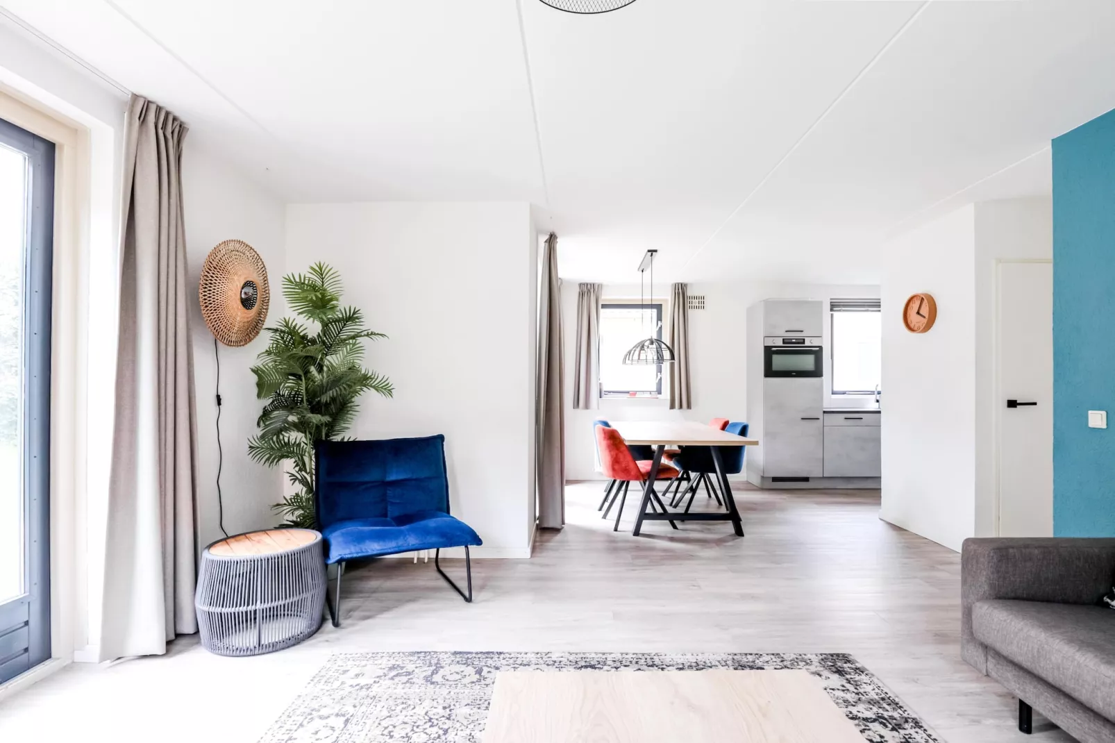 7 - Persoons Forest 217 Sauna Bungalow (copy) (copy) (copy) (copy) - Dining room