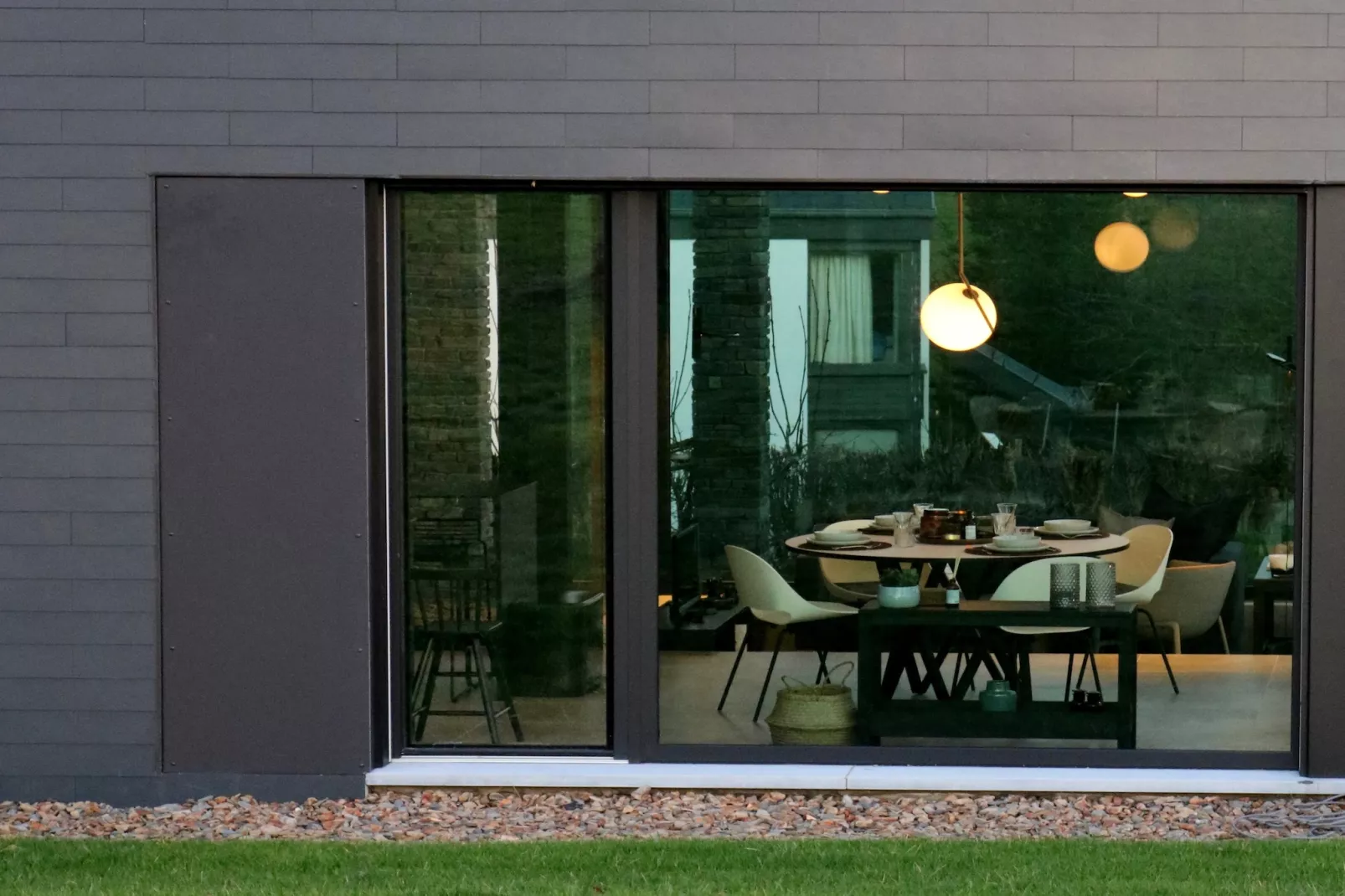 Arduenna Silva - Exterior in summer