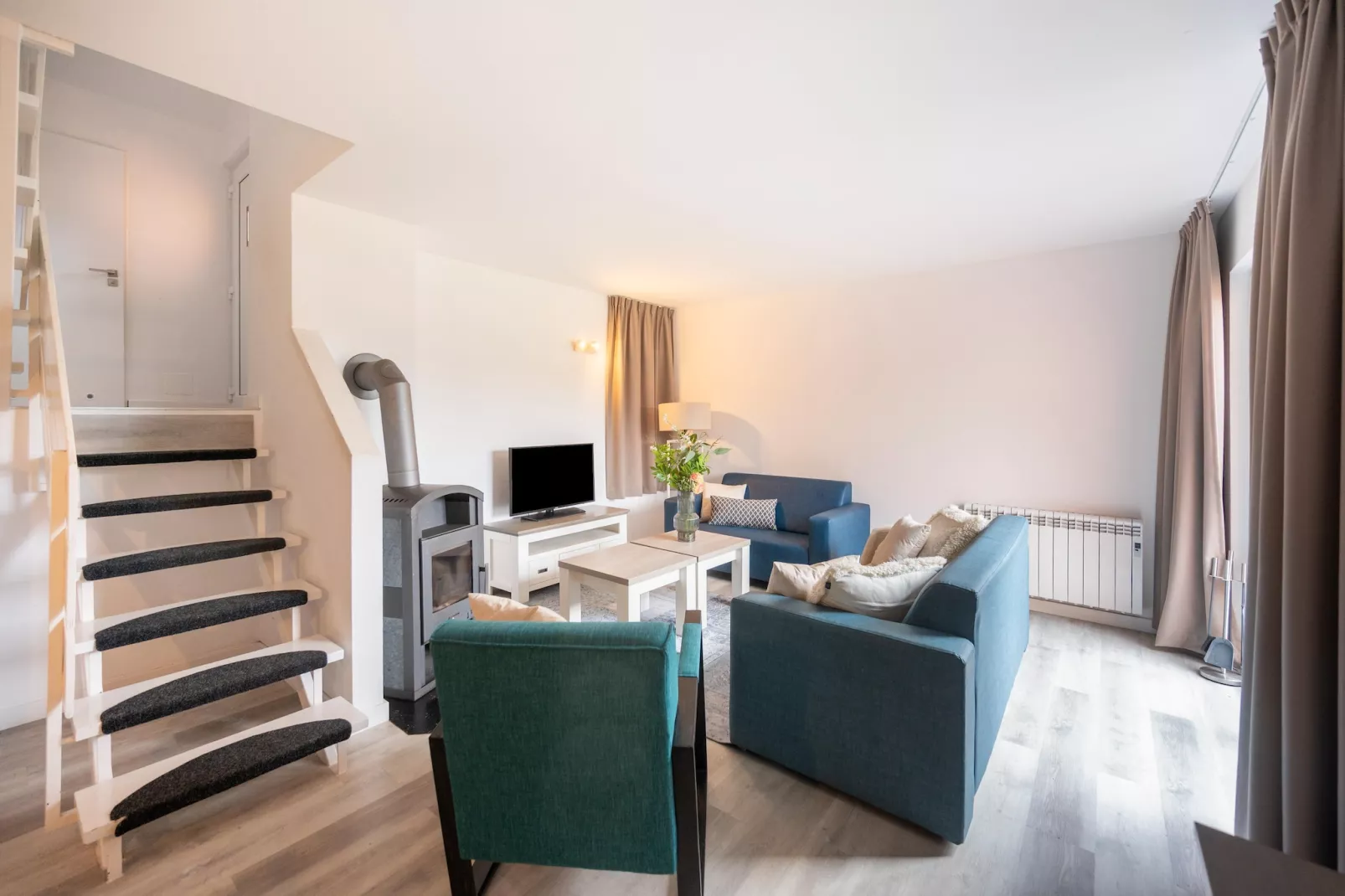 6P Comfort 3 - Living room