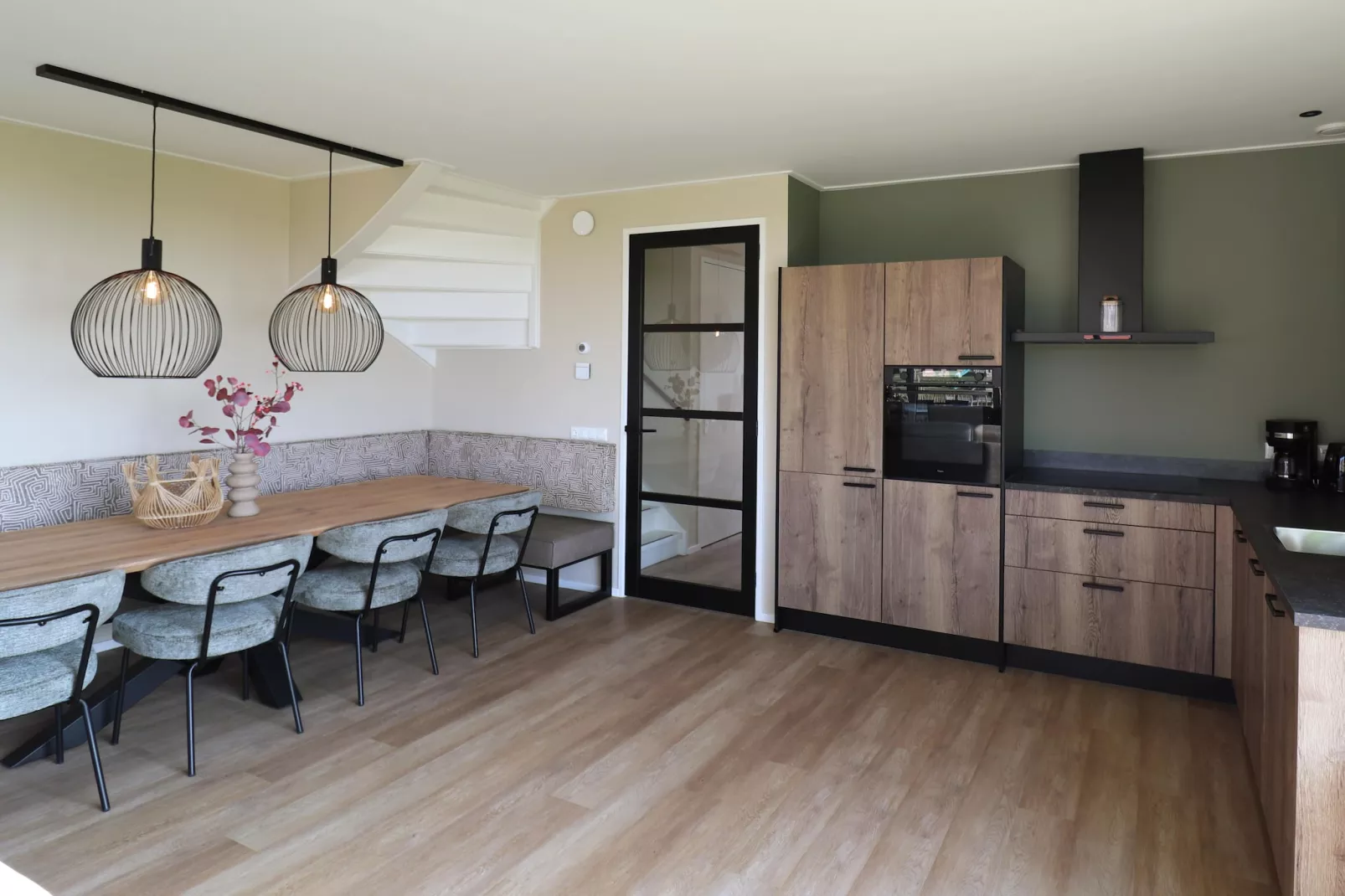 Moderne villa op het Friese platteland - Kitchen