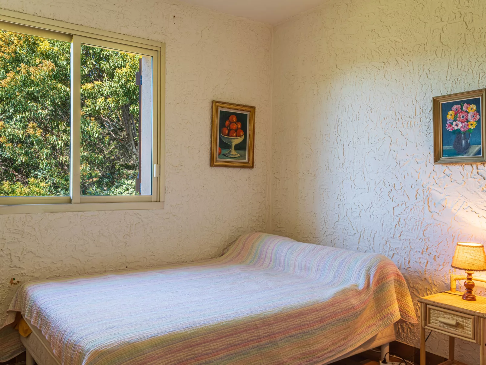 Des Moulins - Inside