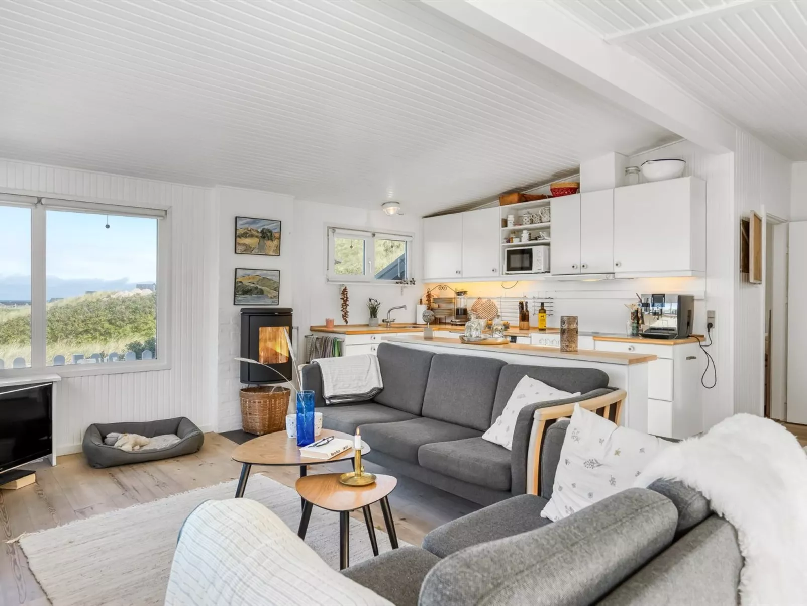 "Ineke" - 295m from the sea - Inside