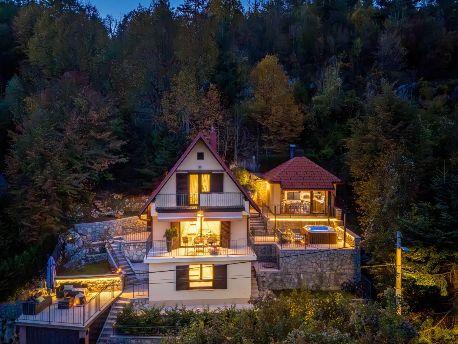 House Hillside Lodge - Draußen