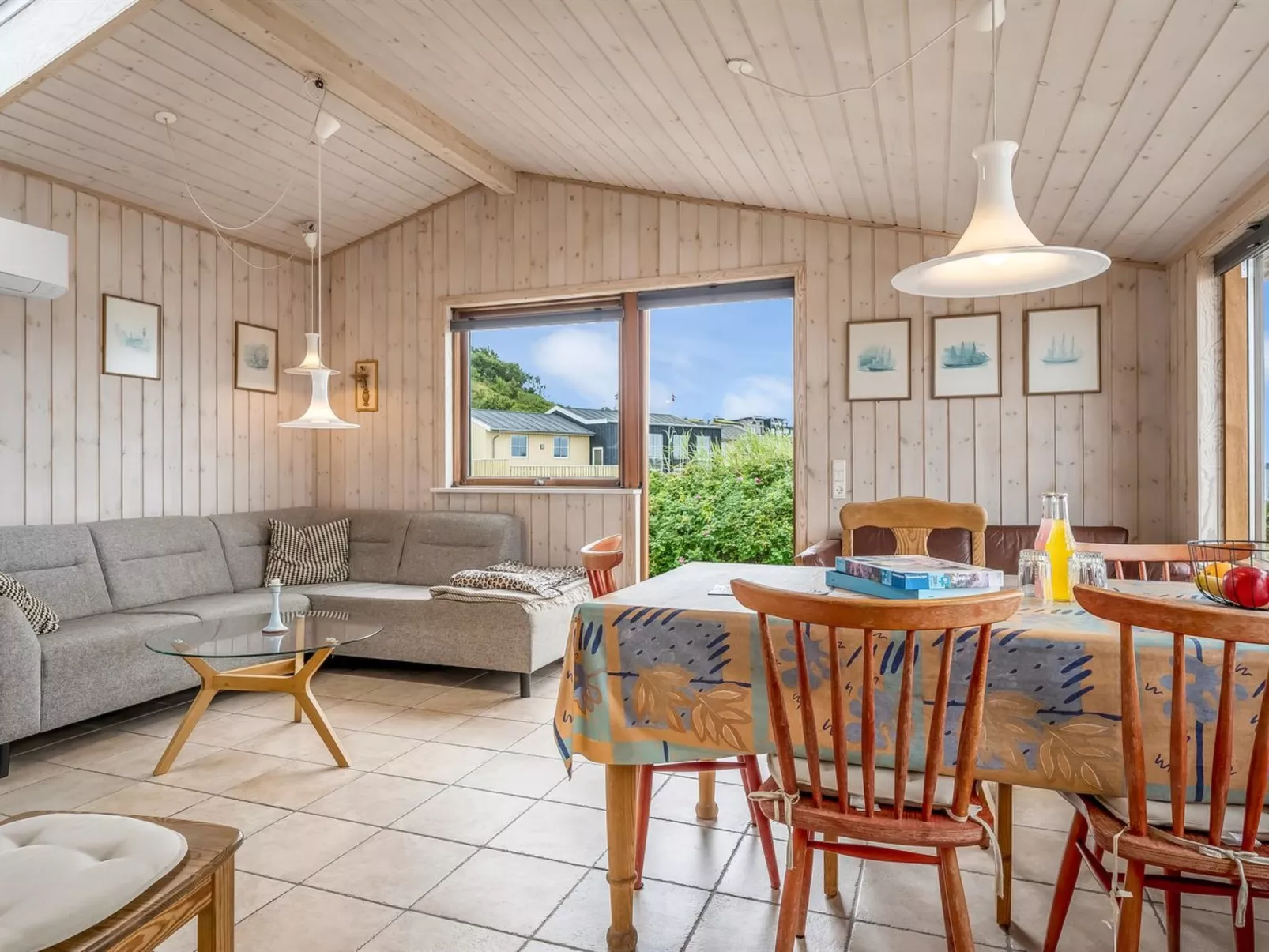 "Signhild" - 5m to the fjord - Inside