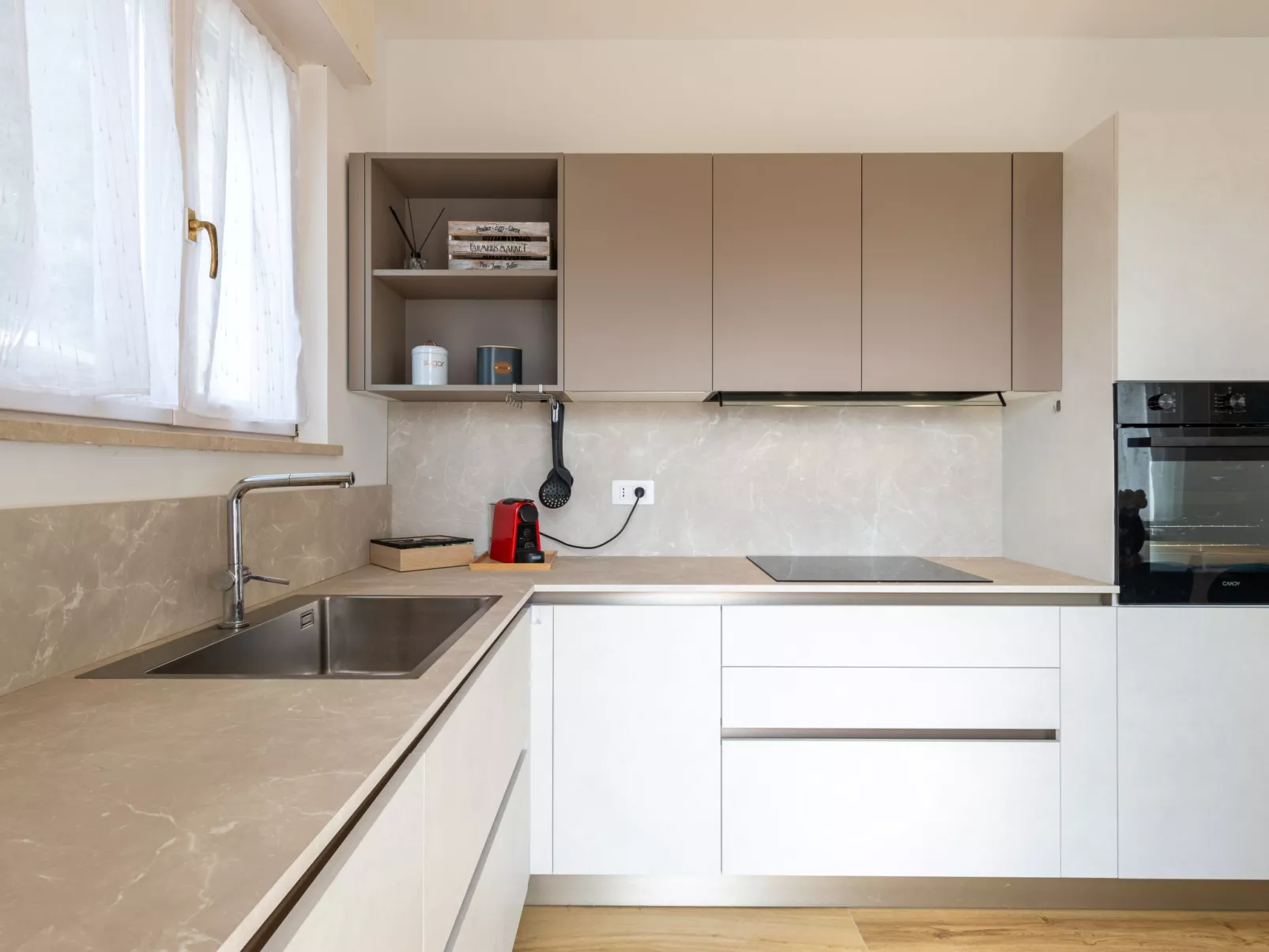 Lago di Luce - Drinnen