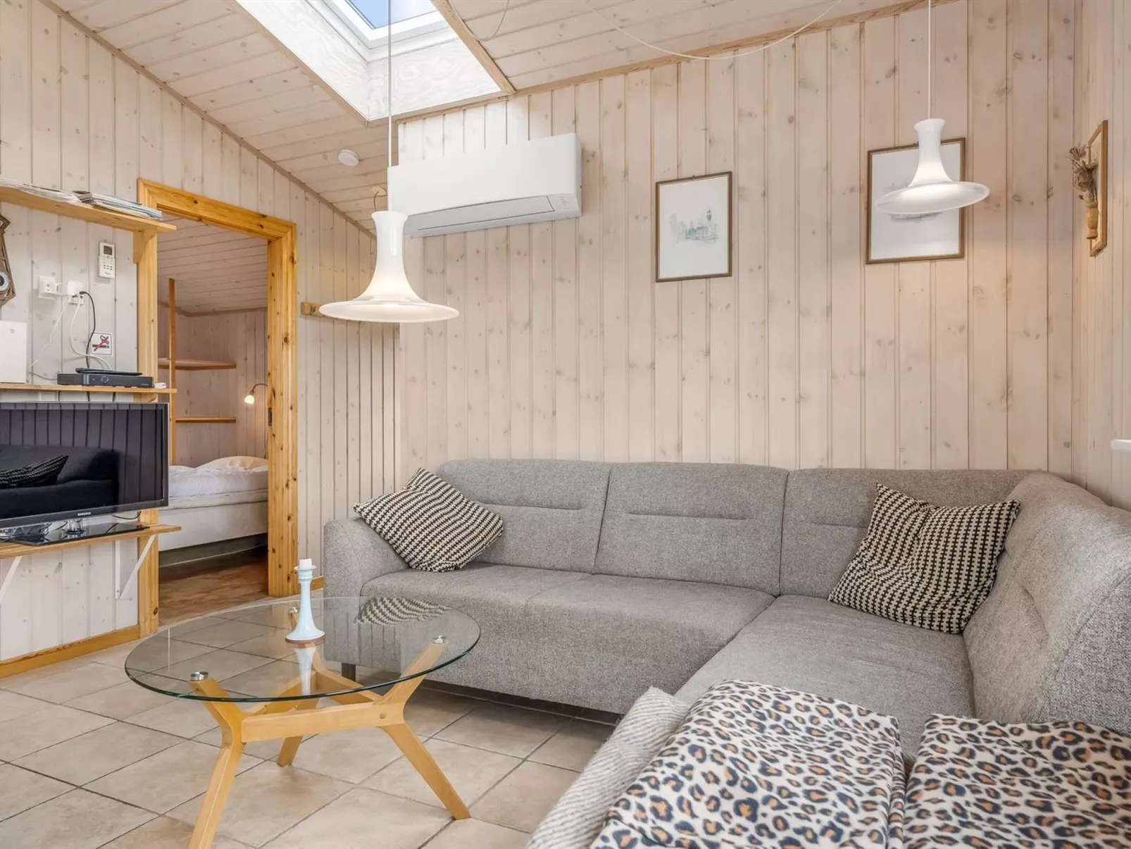 "Signhild" - 5m to the fjord - Inside