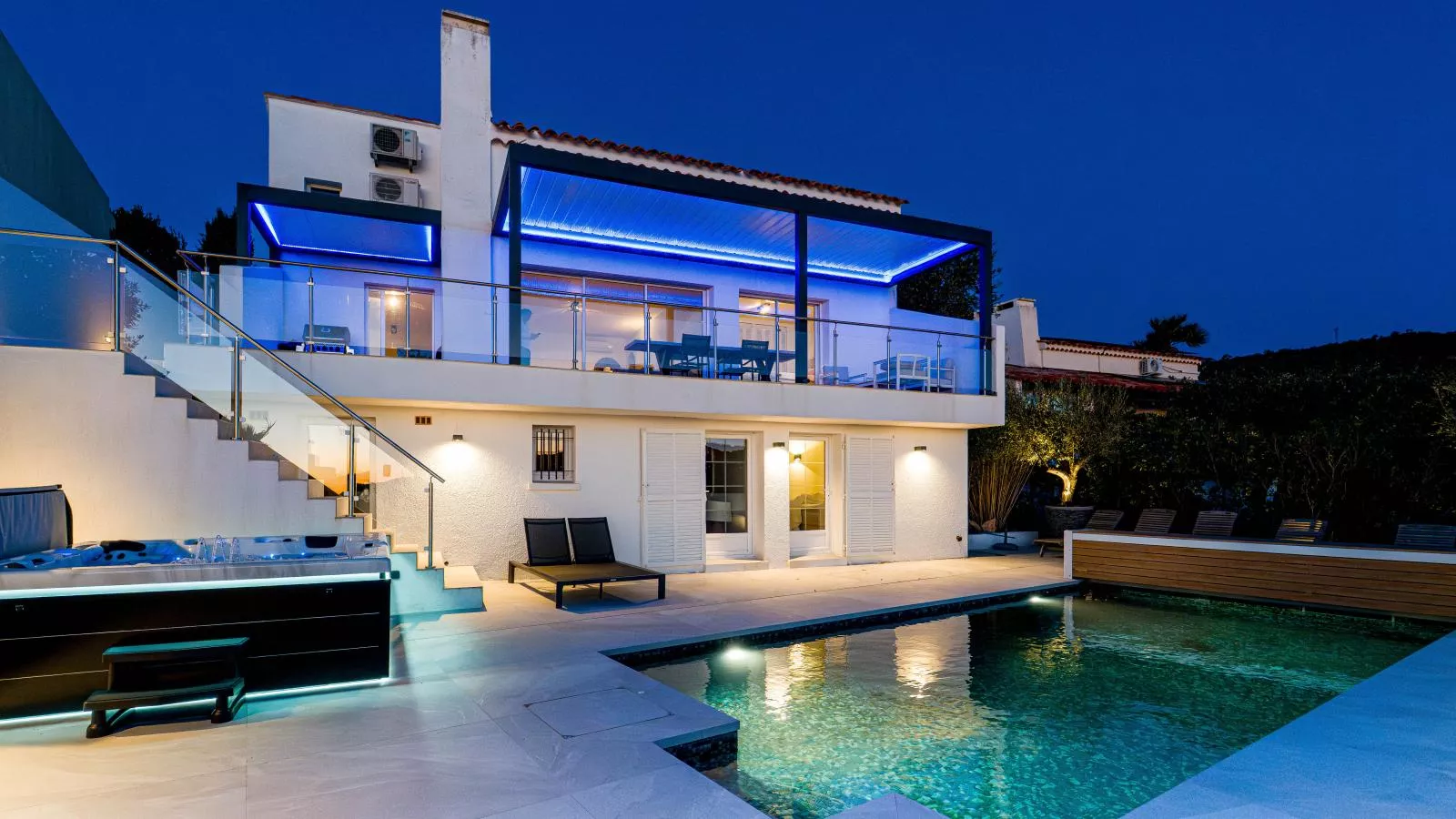 Sara - Extérieur été