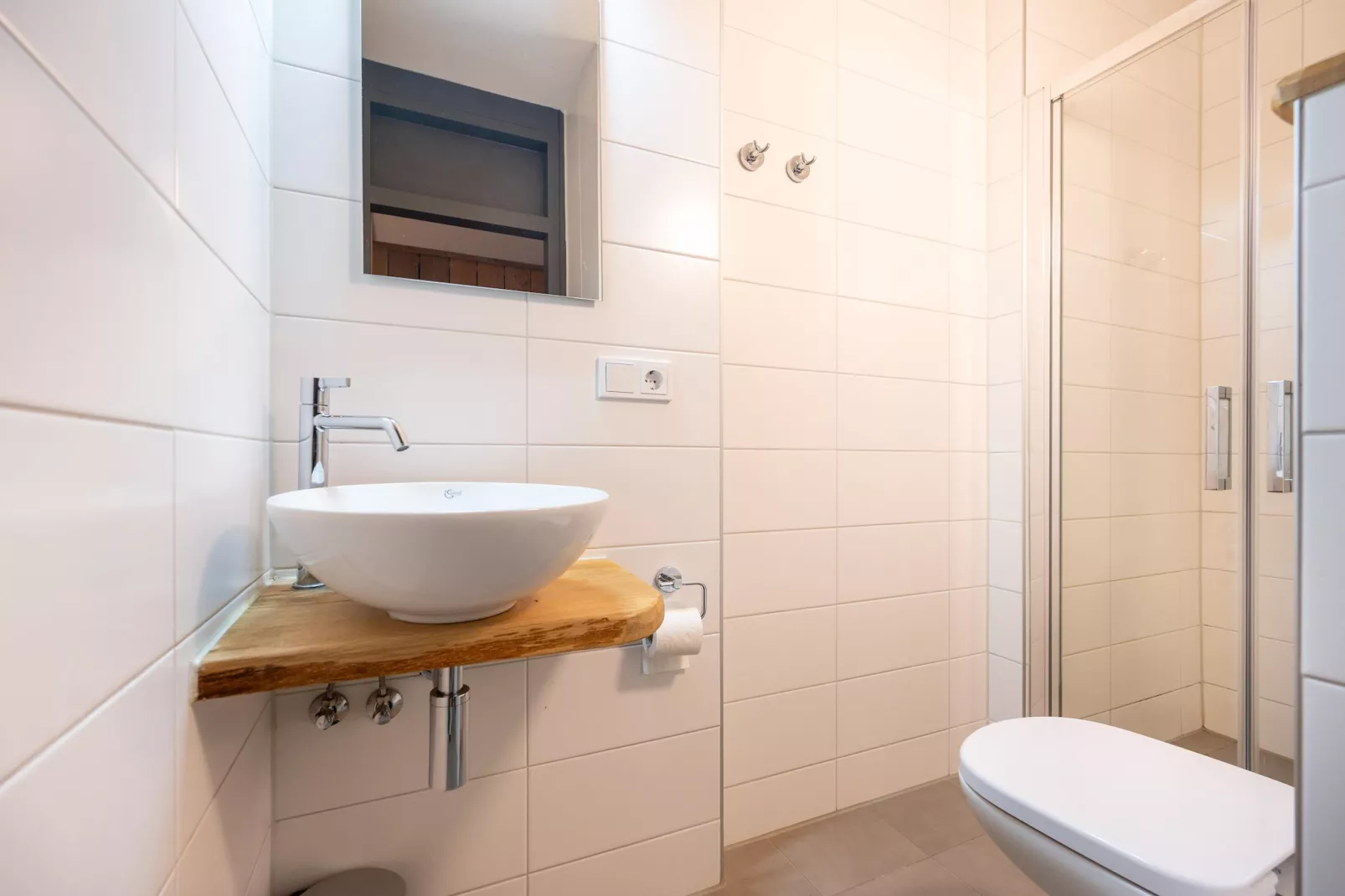 Studio Second Floor - Bathroom