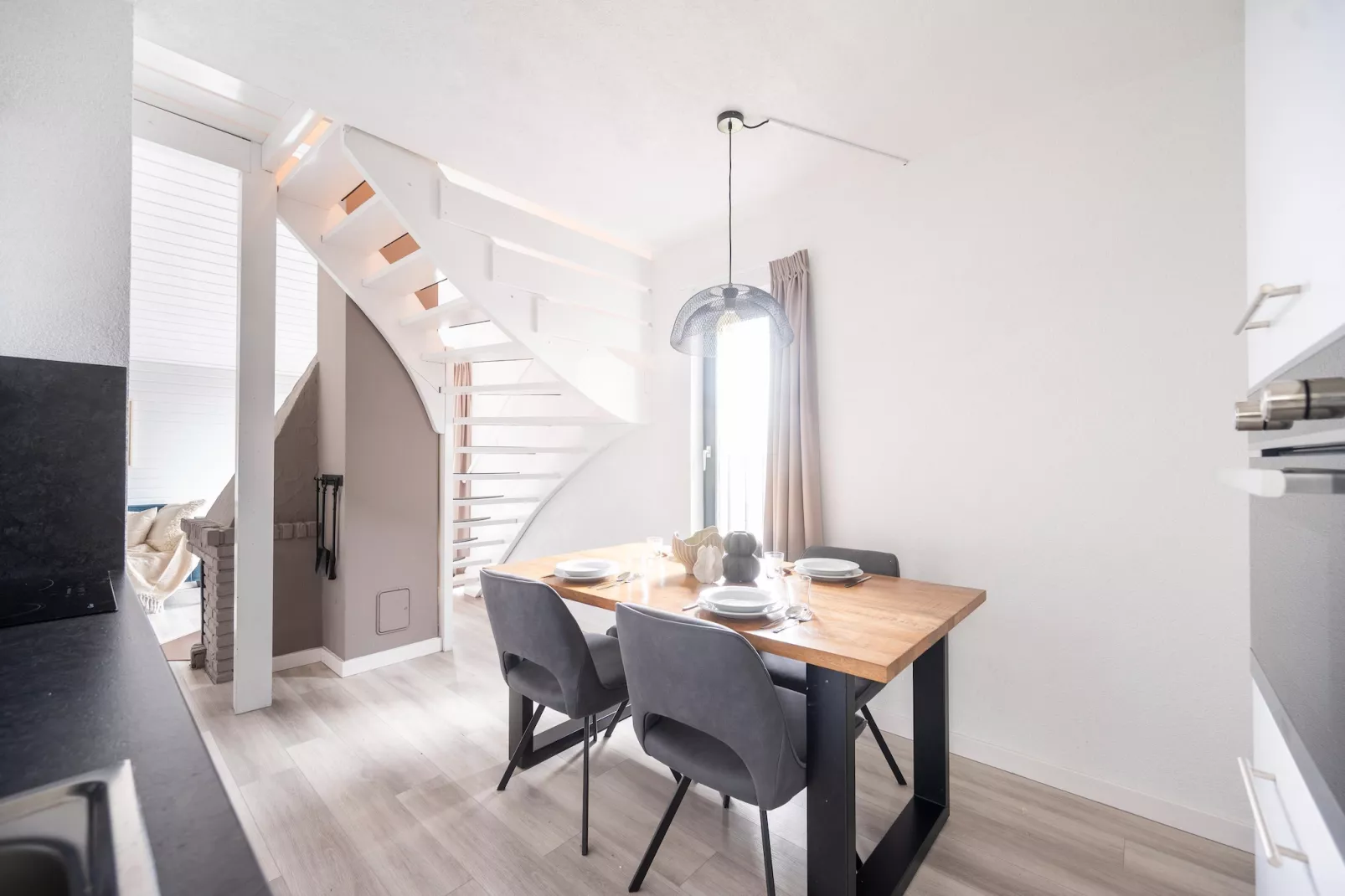 4P Standard - Dining room
