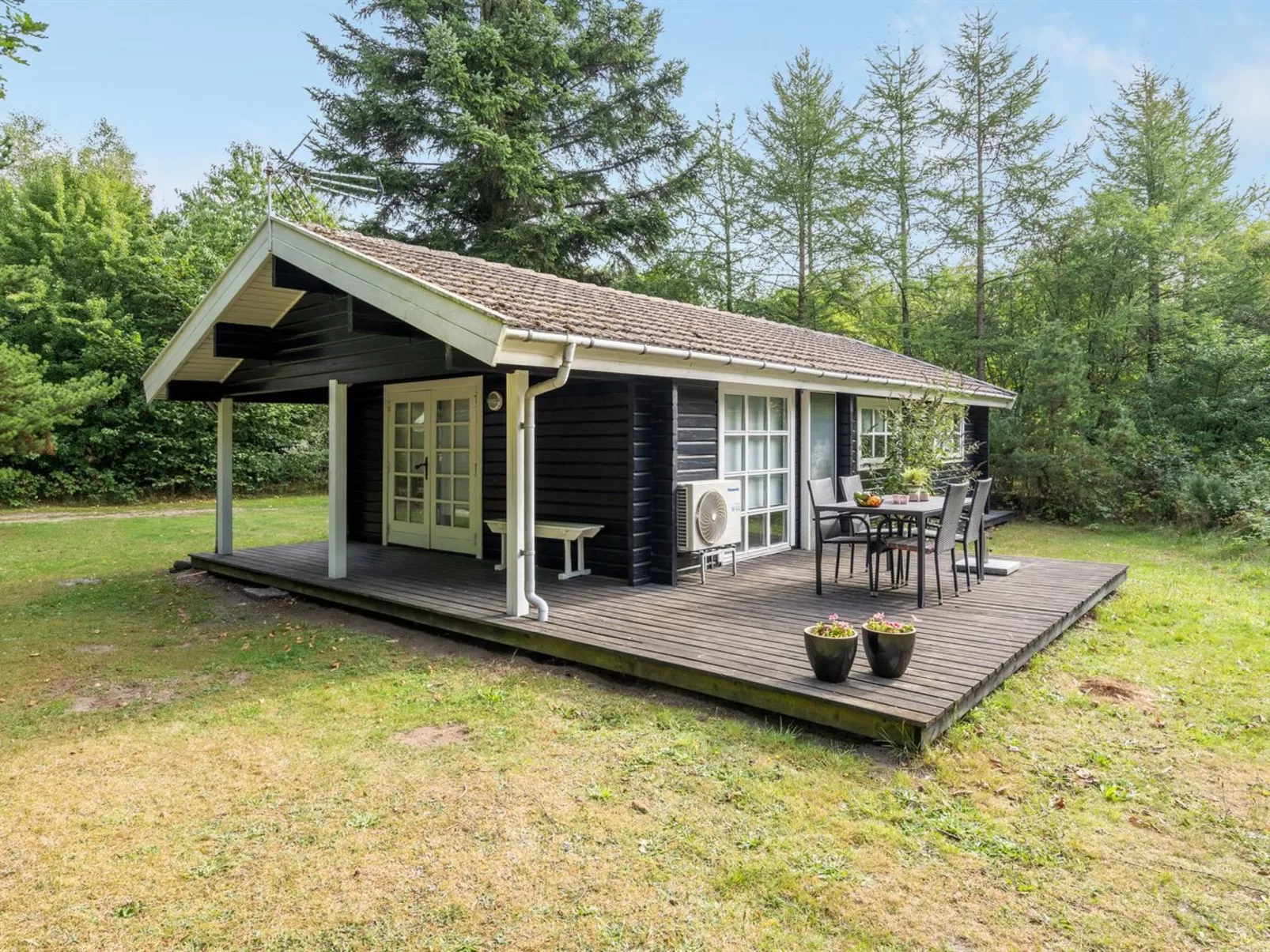 "Iulger" - 30km from the sea - Draußen