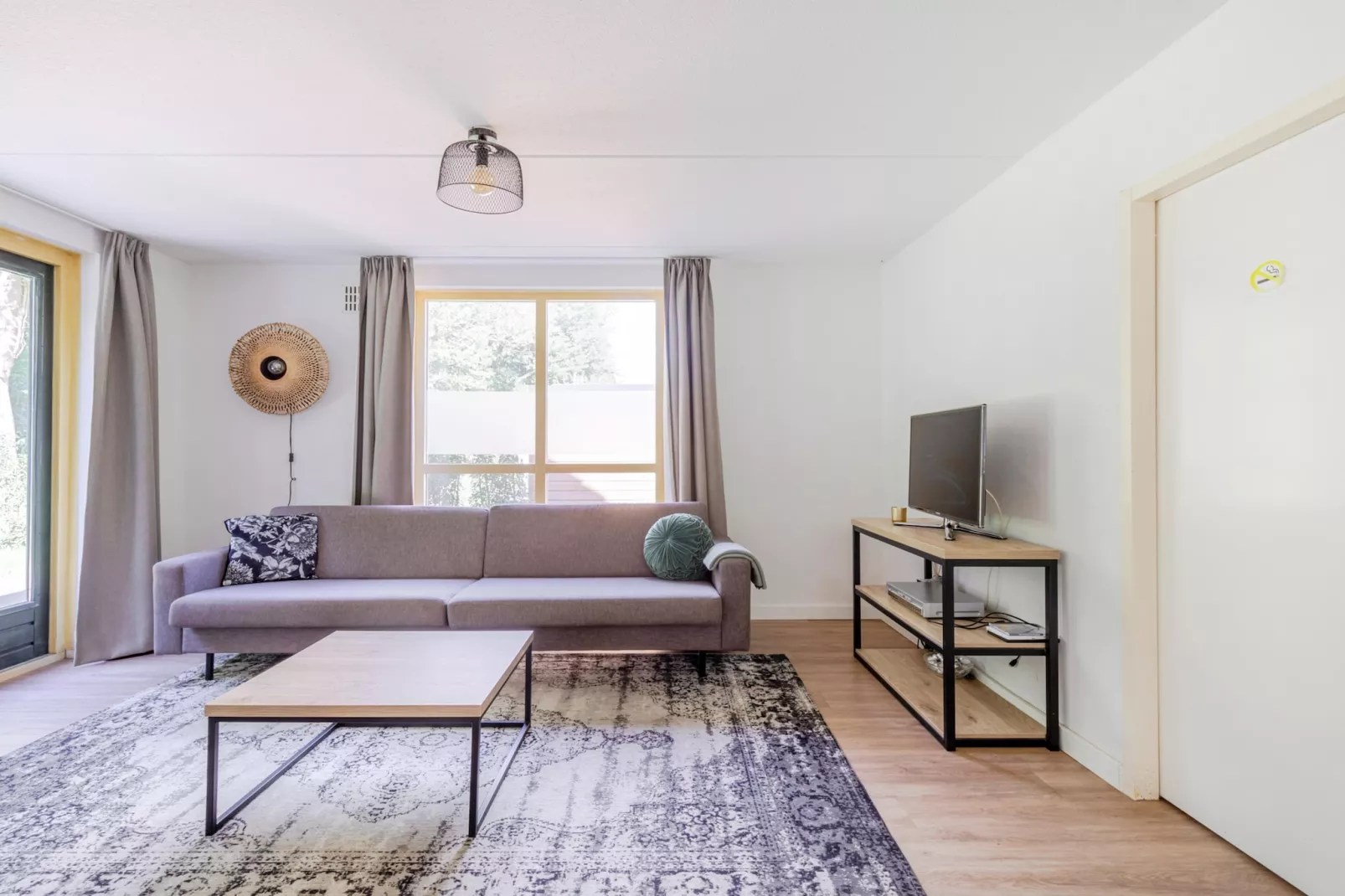 7 - Persoons Forest 217 Sauna Bungalow (copy) (copy) (copy) - Living room