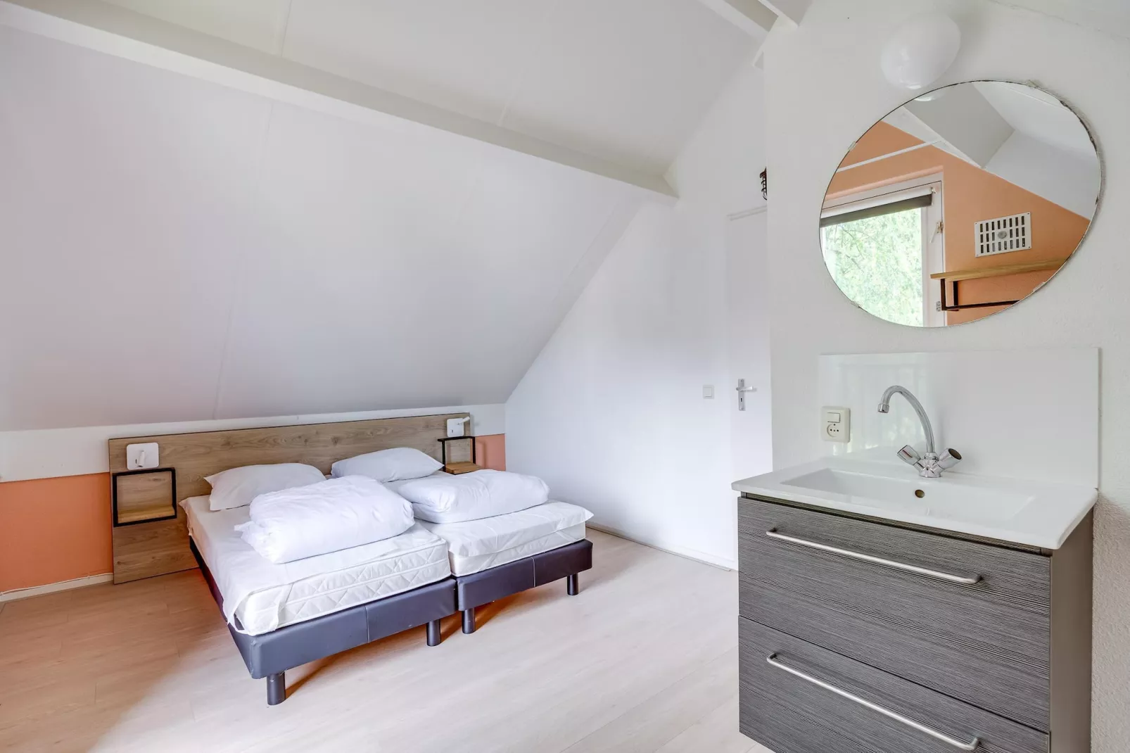 7 - Persoons Forest 217 Sauna Bungalow (copy) - Chambre