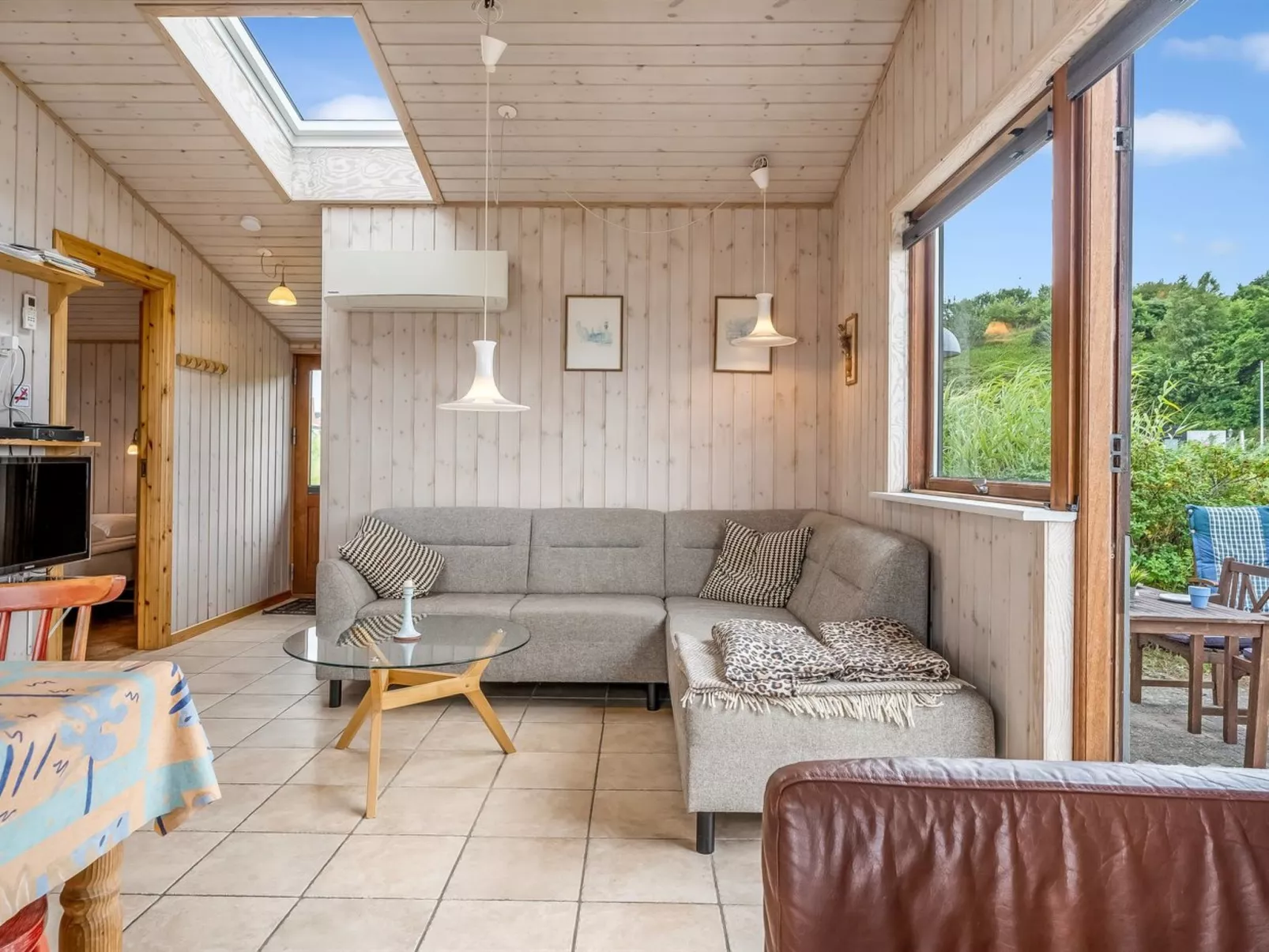 "Signhild" - 5m to the fjord - Inside