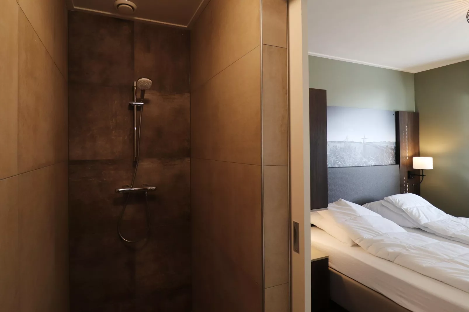 Moderne villa op het Friese platteland - Bathroom