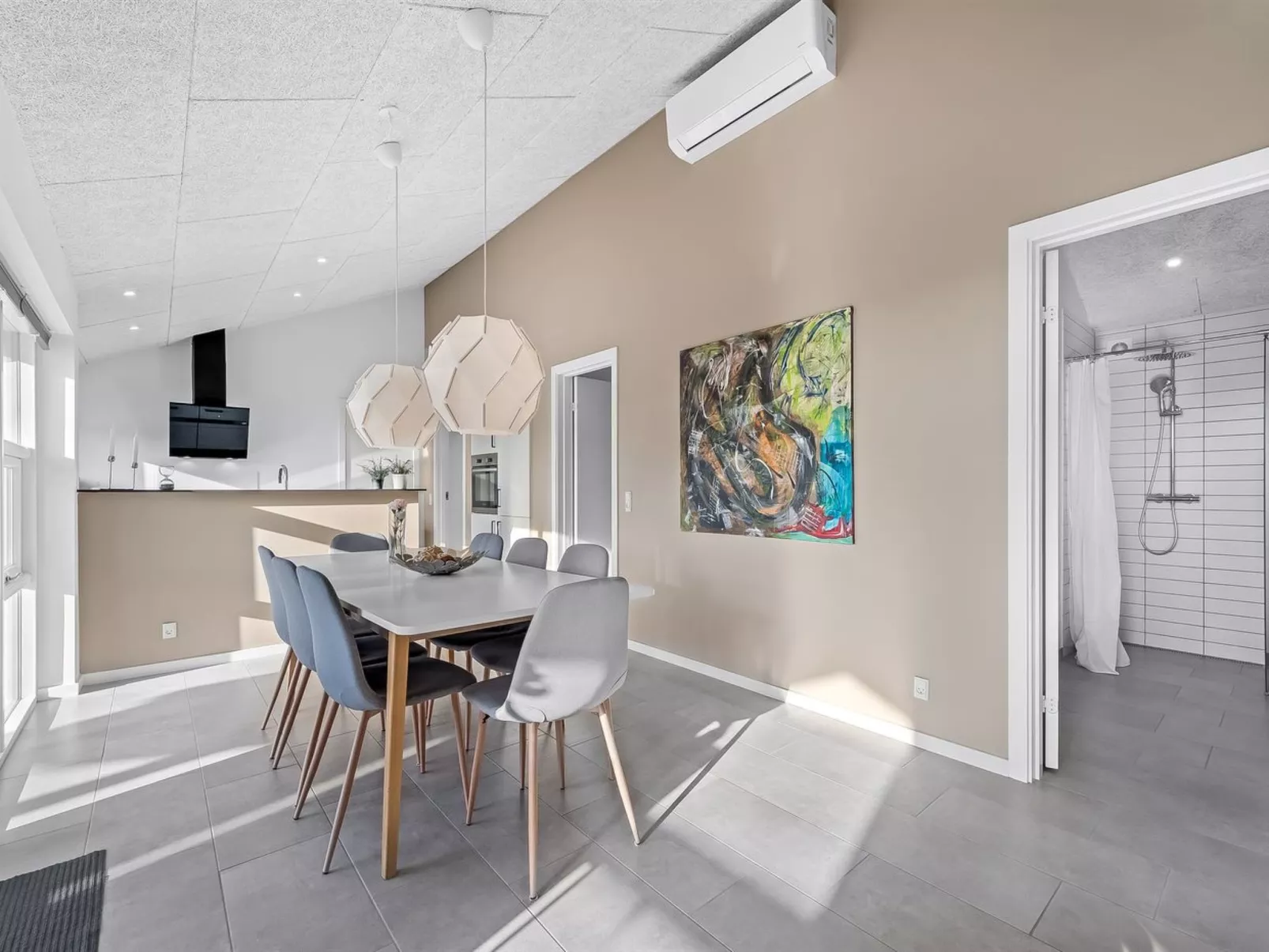 "Niesina" -  from the sea - Drinnen