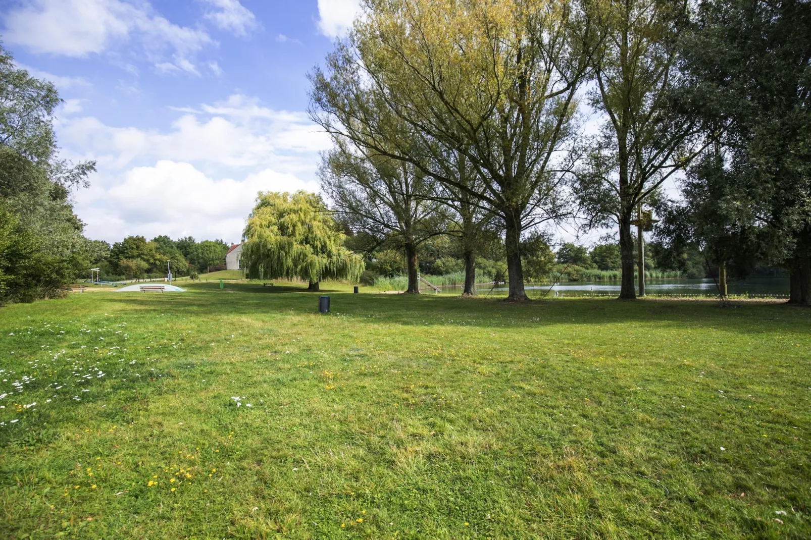 6 - Persons De Zingende Wilg (copy) (copy) - Garten Sommer