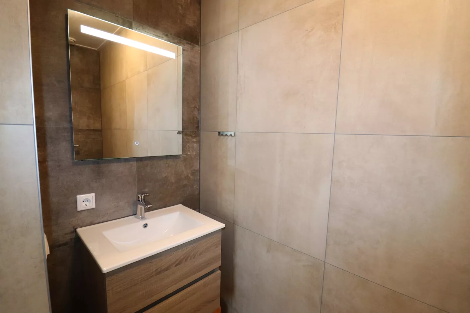 Moderne villa op het Friese platteland - Bathroom