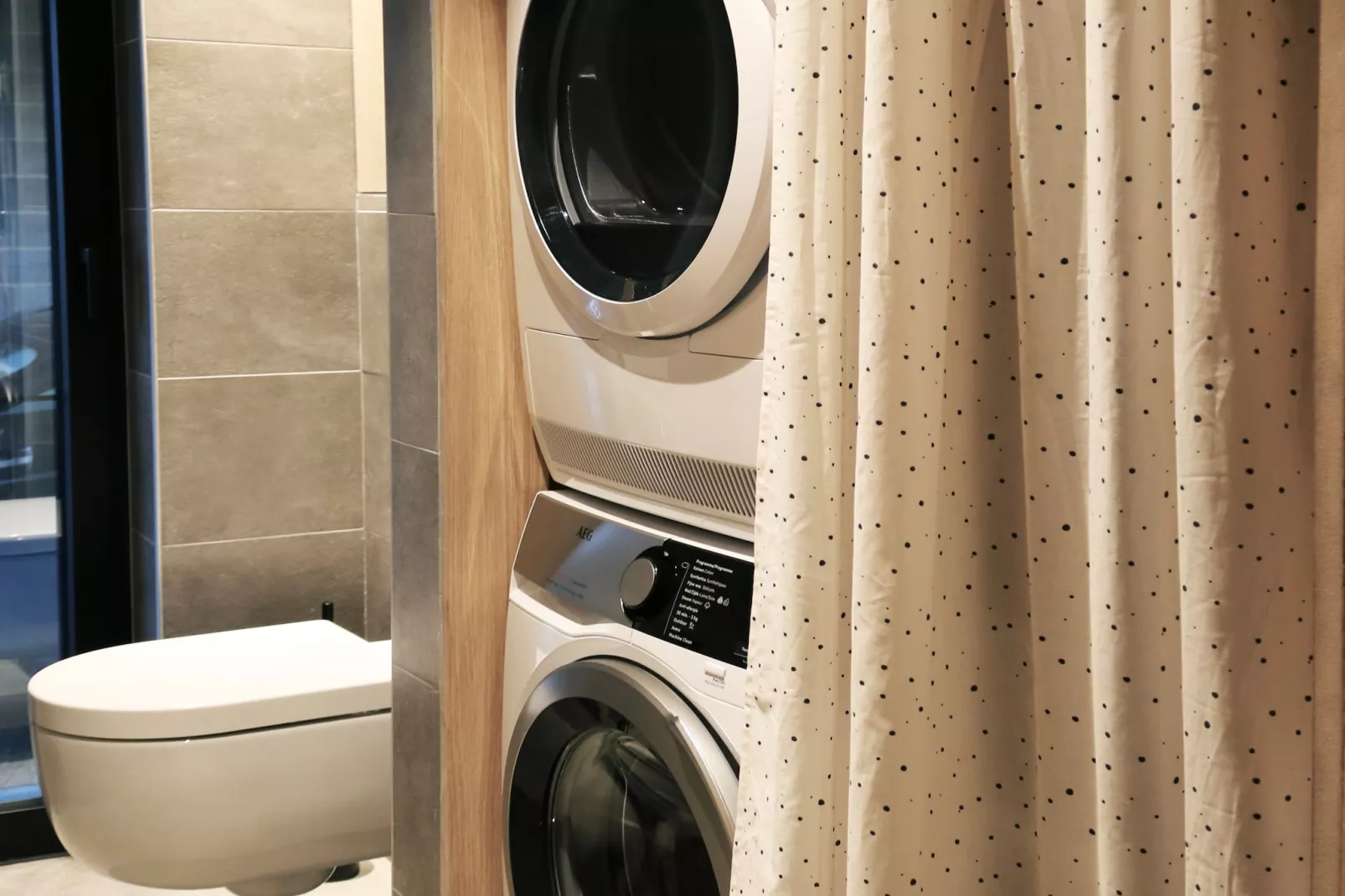 Arduenna Silva - Bathroom